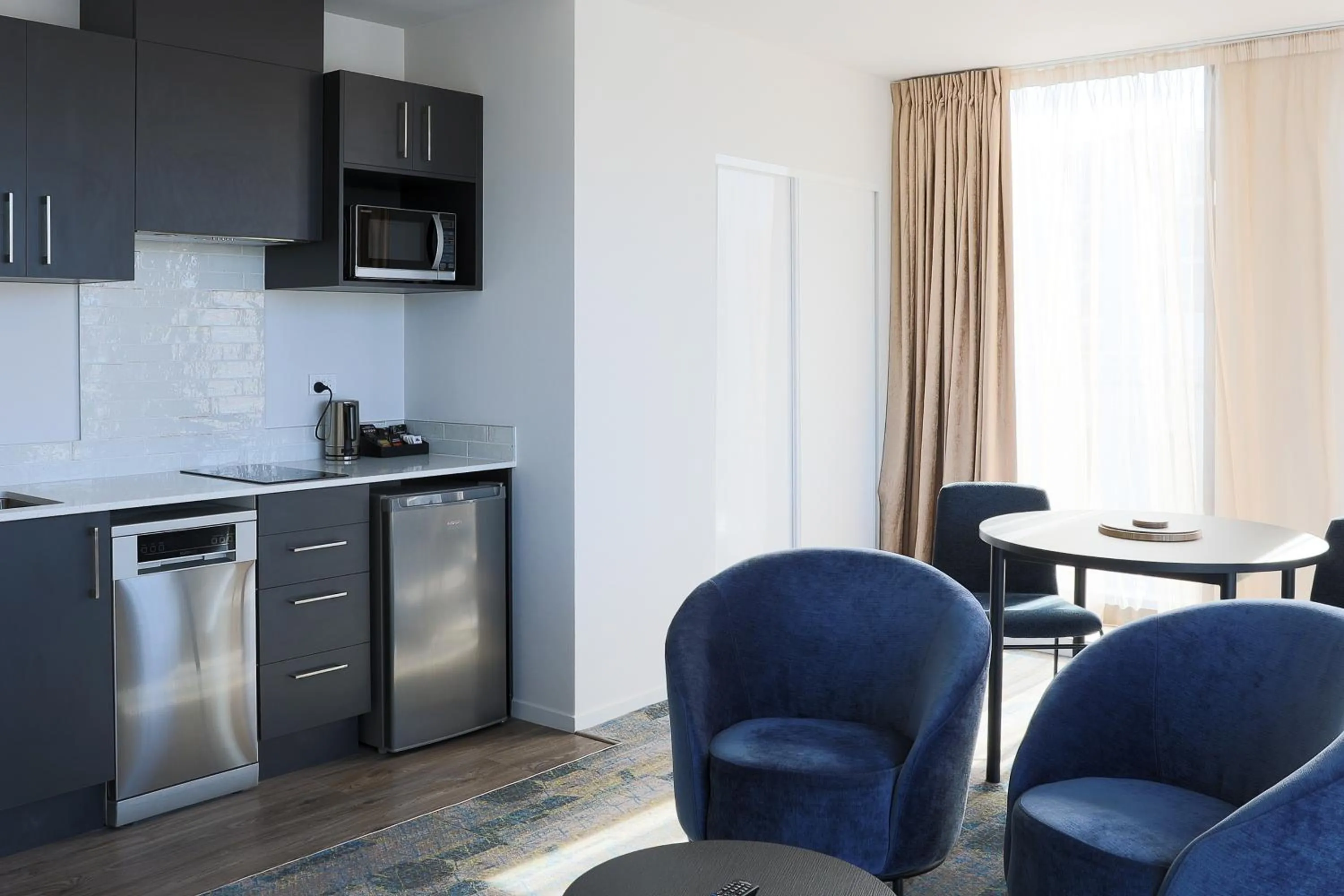 Kitchen or kitchenette in Ramada by Wyndham Wellington Taranaki Street