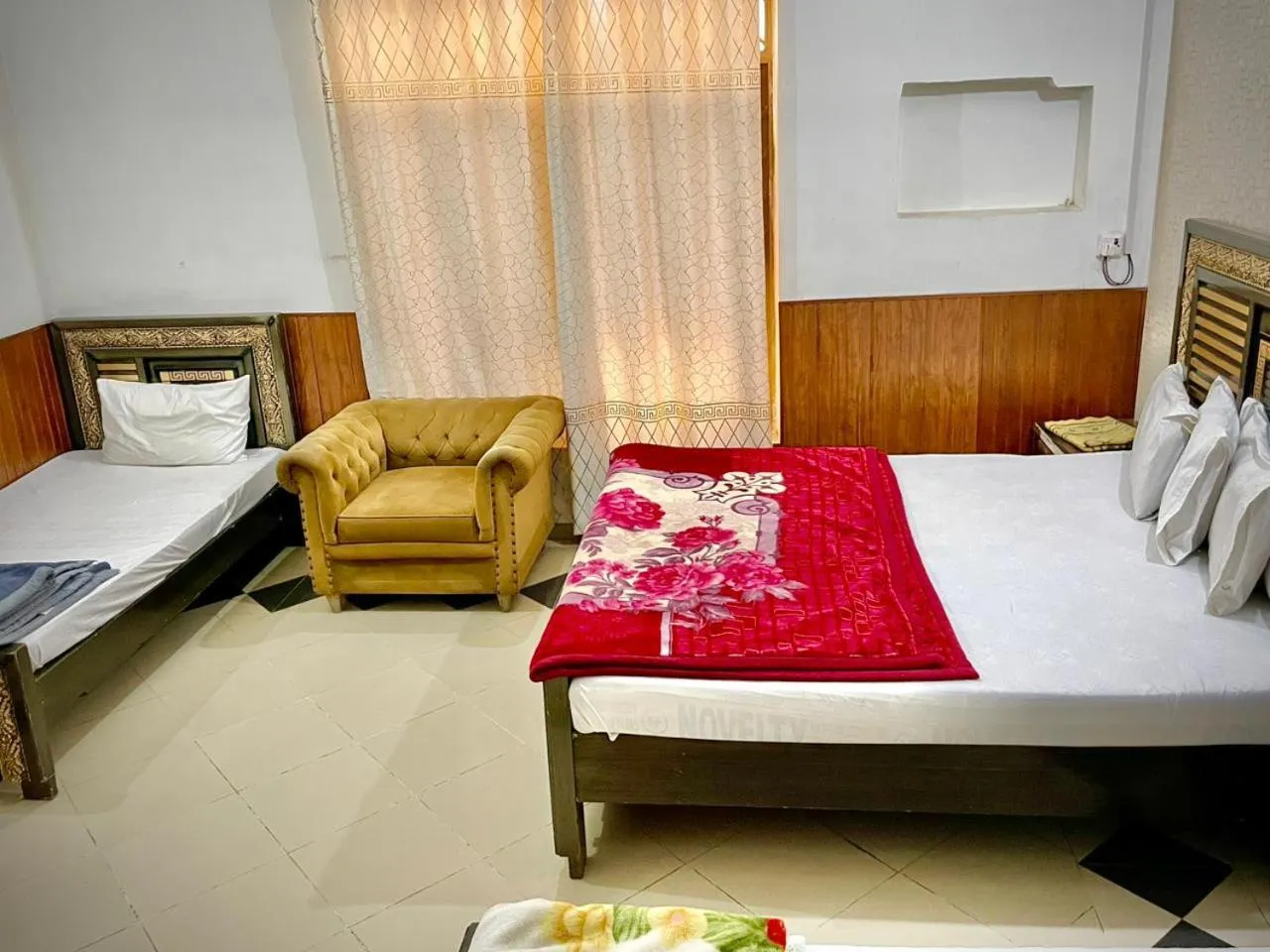 Bed in Hotel Royal Luxury Multan