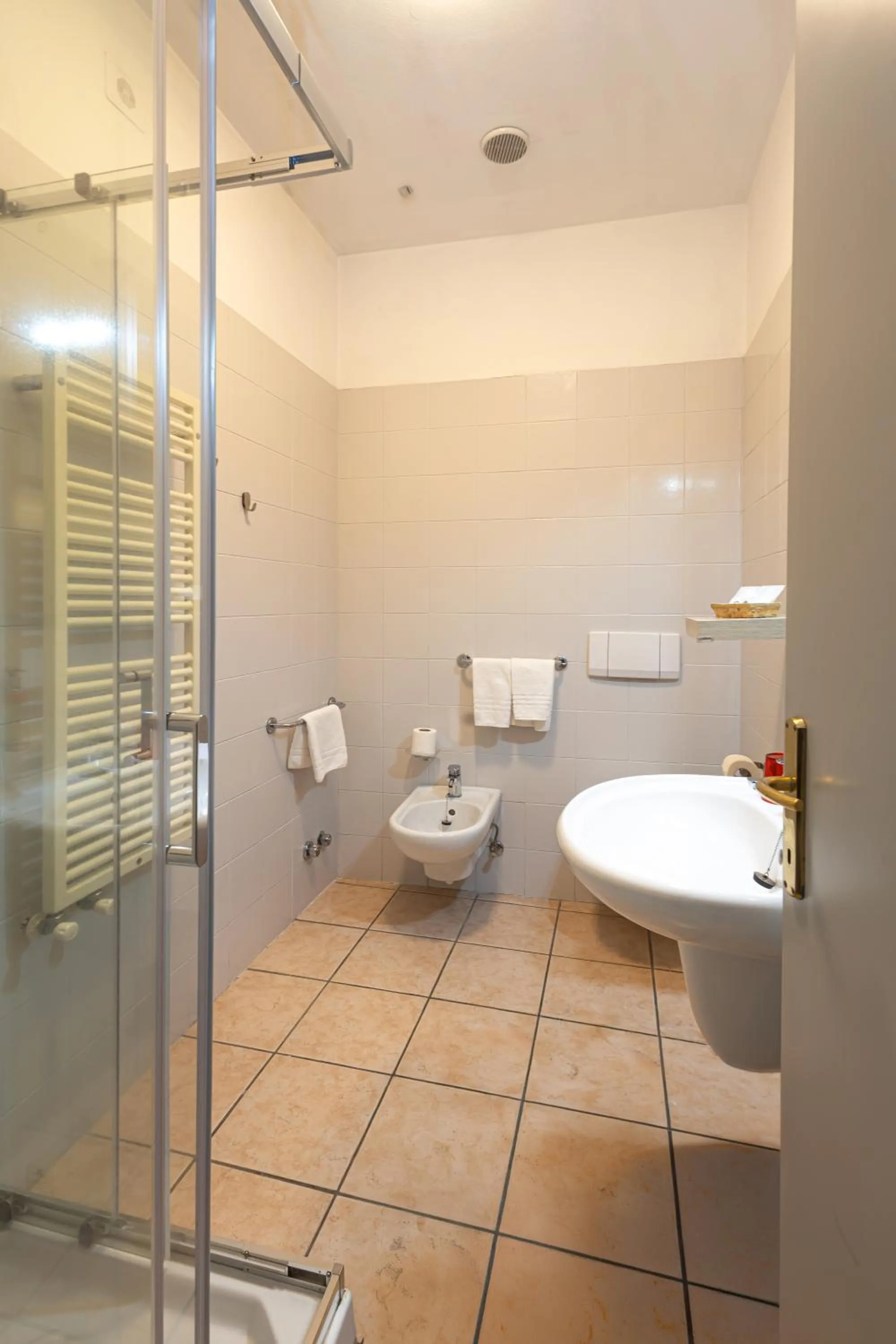 Shower in LVG Hotel Collection - Tornielli 9