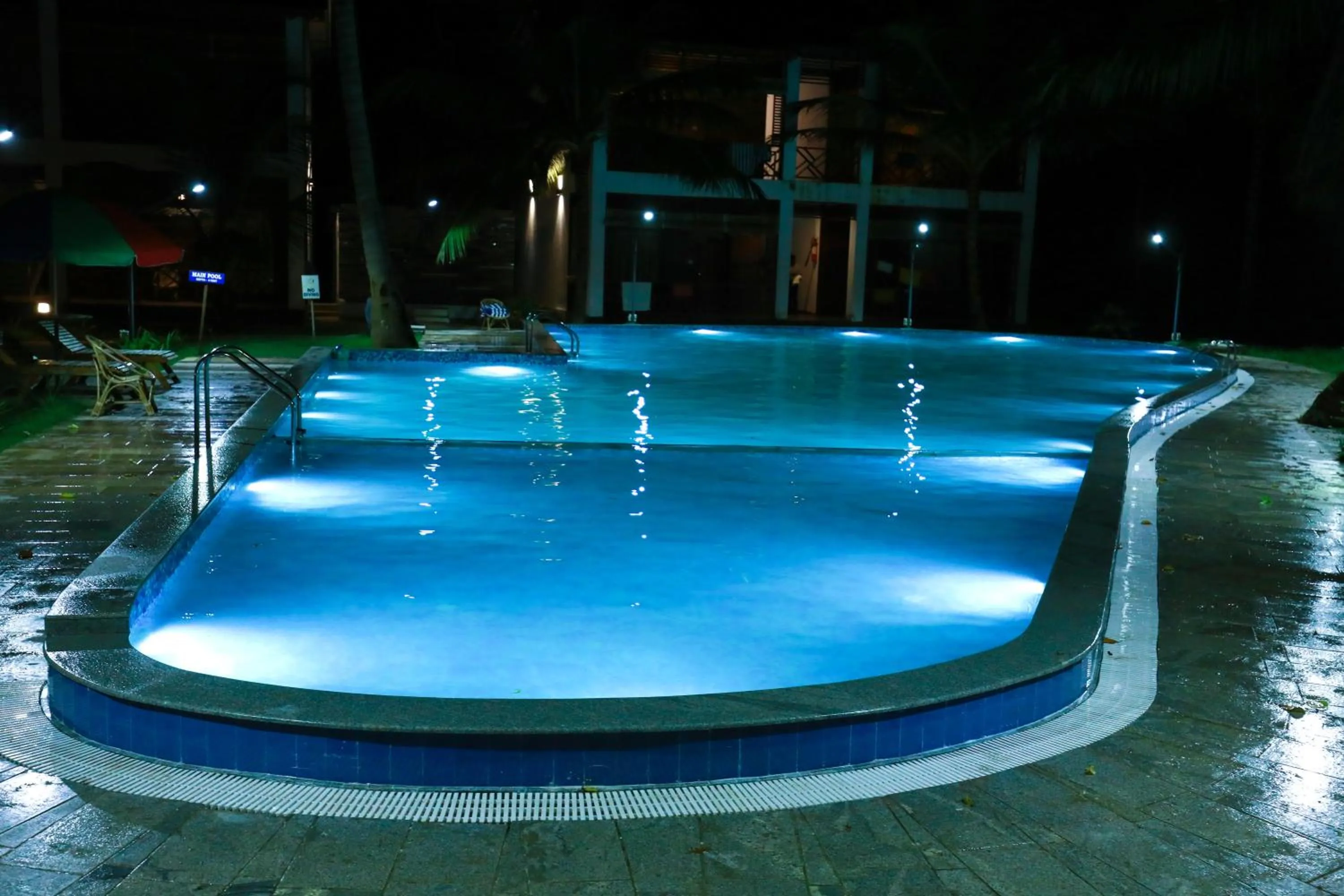 Swimming pool in Pearl Park Beach Resort Private Limited
