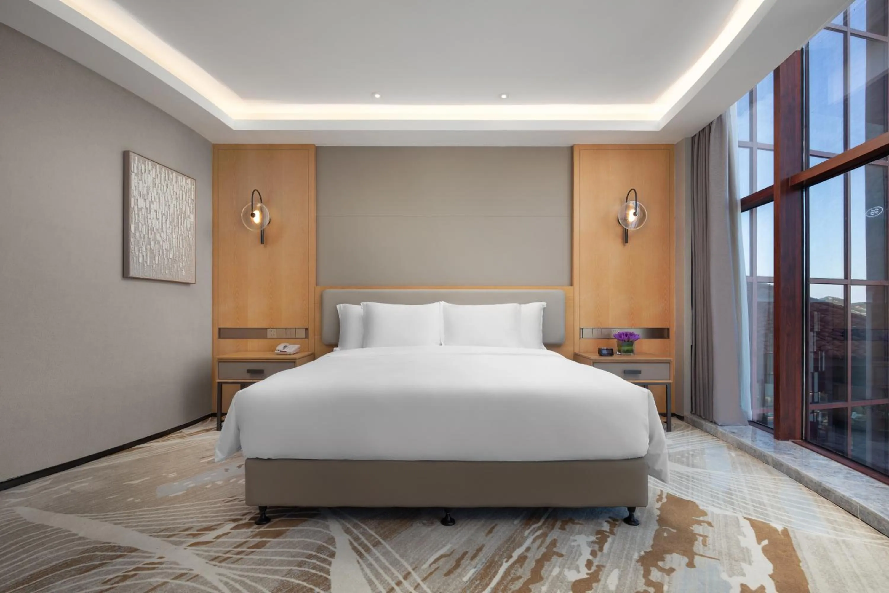 Bed in Crowne Plaza Zhoushan Seaview by IHG