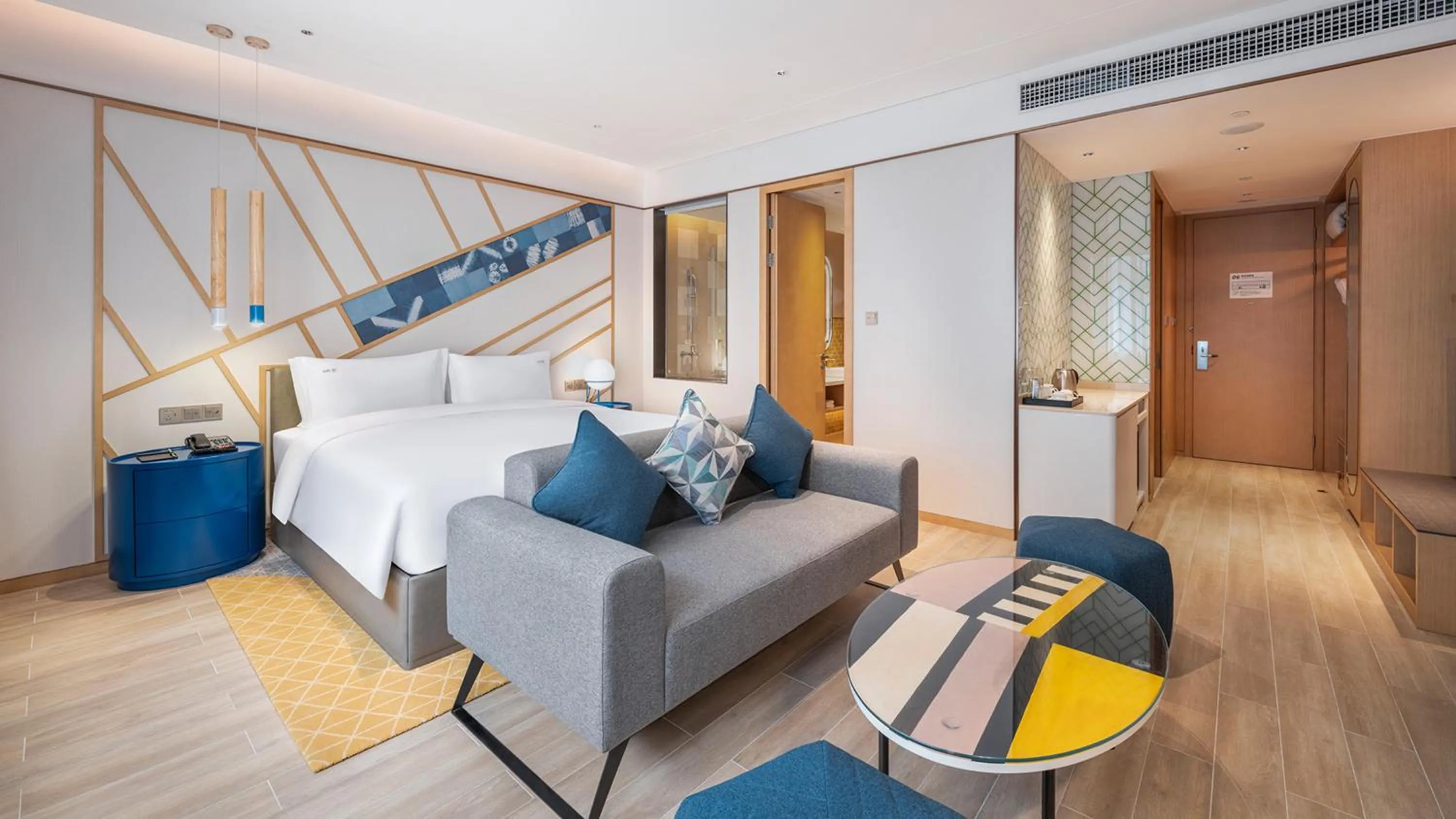 Photo of the whole room, Bed in Holiday Inn Tongren Wanshan by IHG