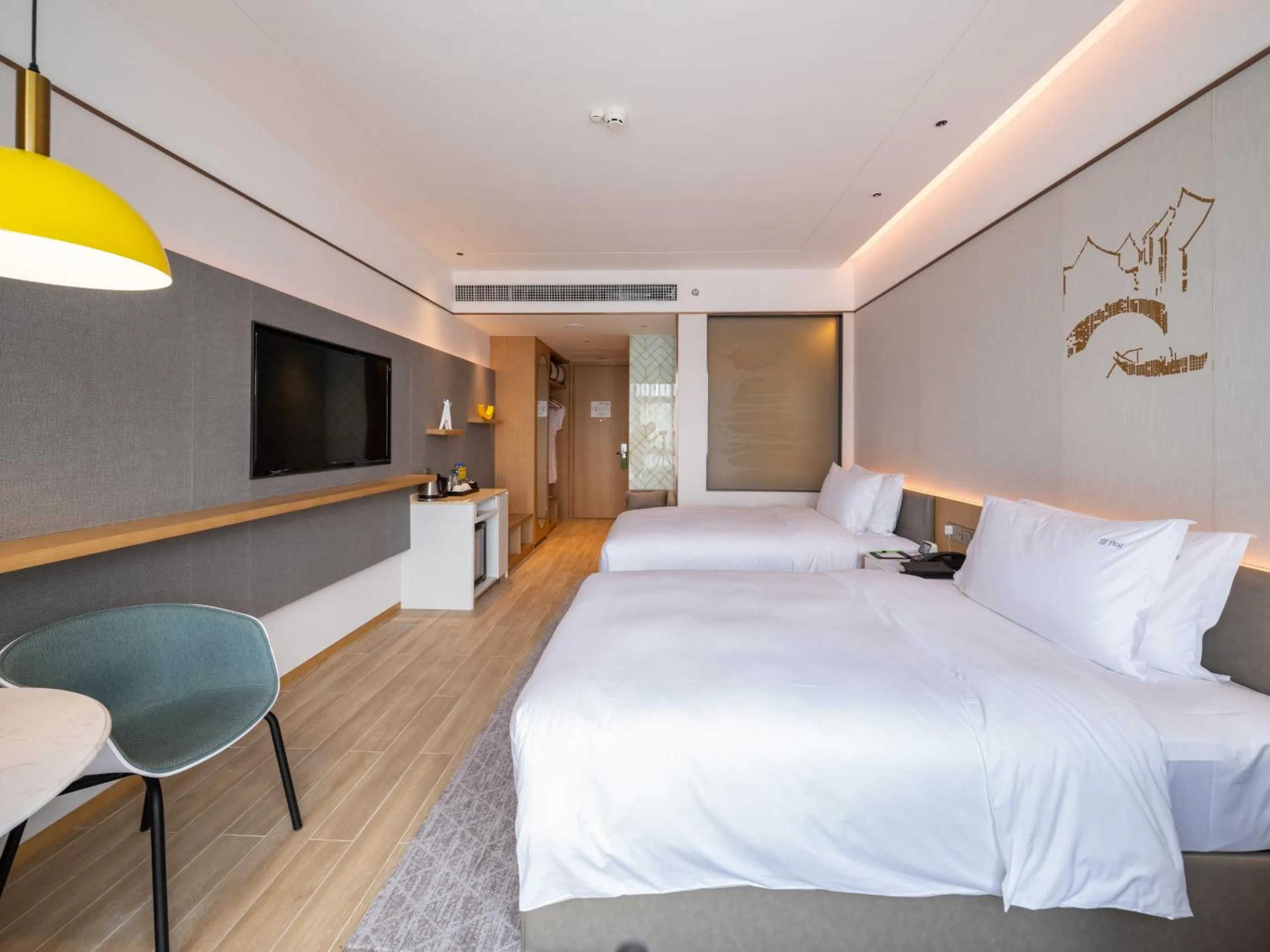 Photo of the whole room, Bed in Holiday Inn Tongren Wanshan by IHG