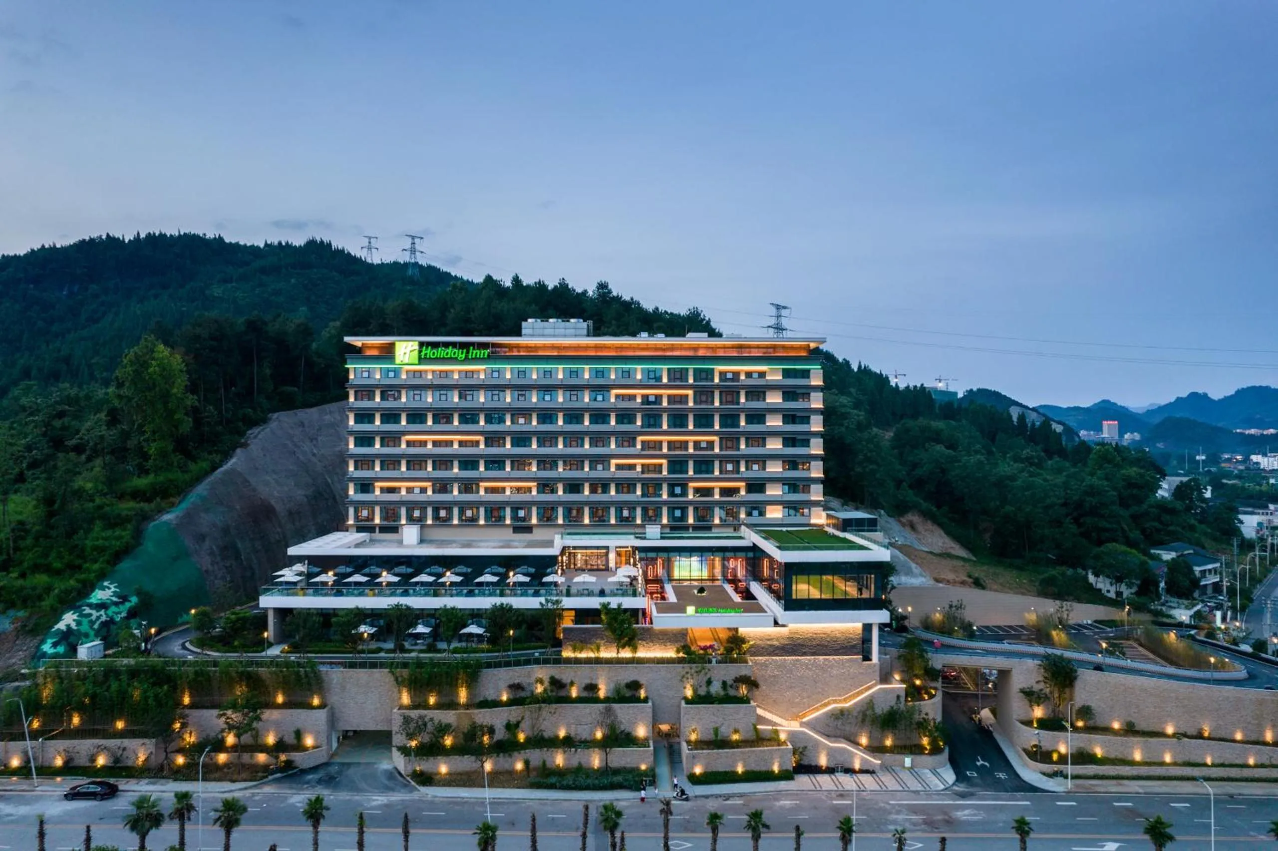 Property building in Holiday Inn Tongren Wanshan by IHG