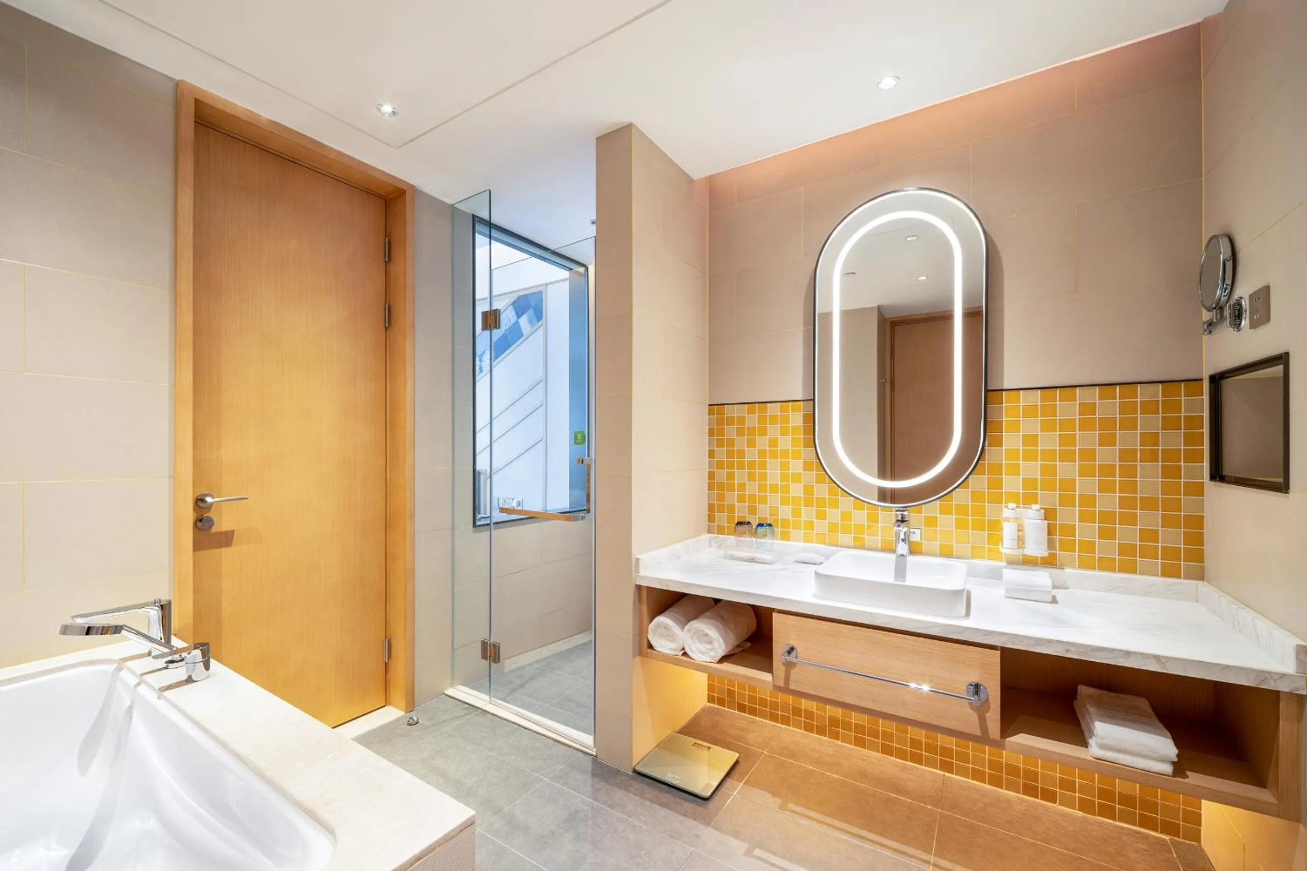 Toilet in Holiday Inn Tongren Wanshan by IHG