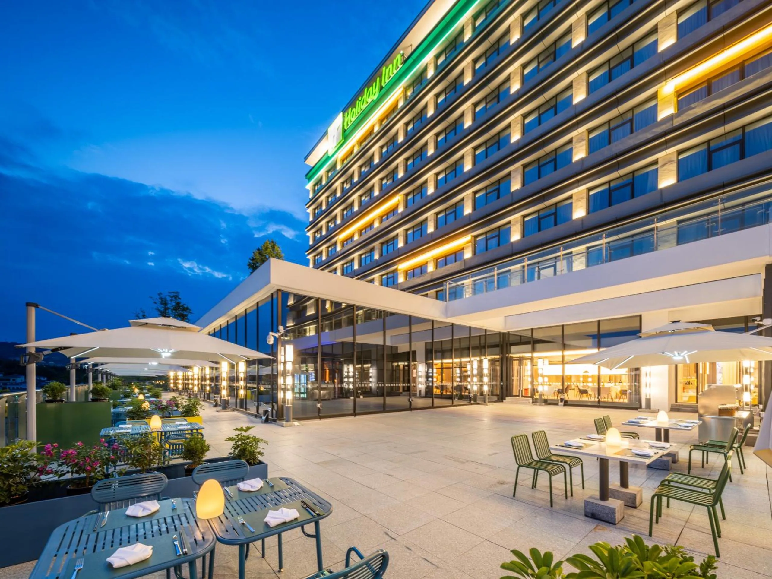 Restaurant/places to eat in Holiday Inn Tongren Wanshan by IHG