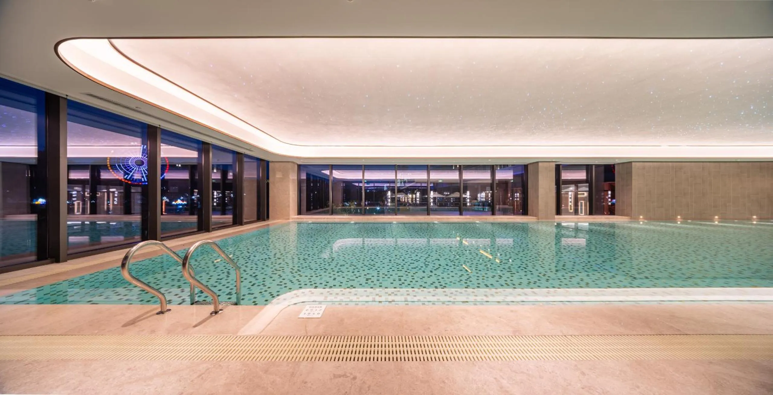 Swimming pool in Holiday Inn Tongren Wanshan by IHG