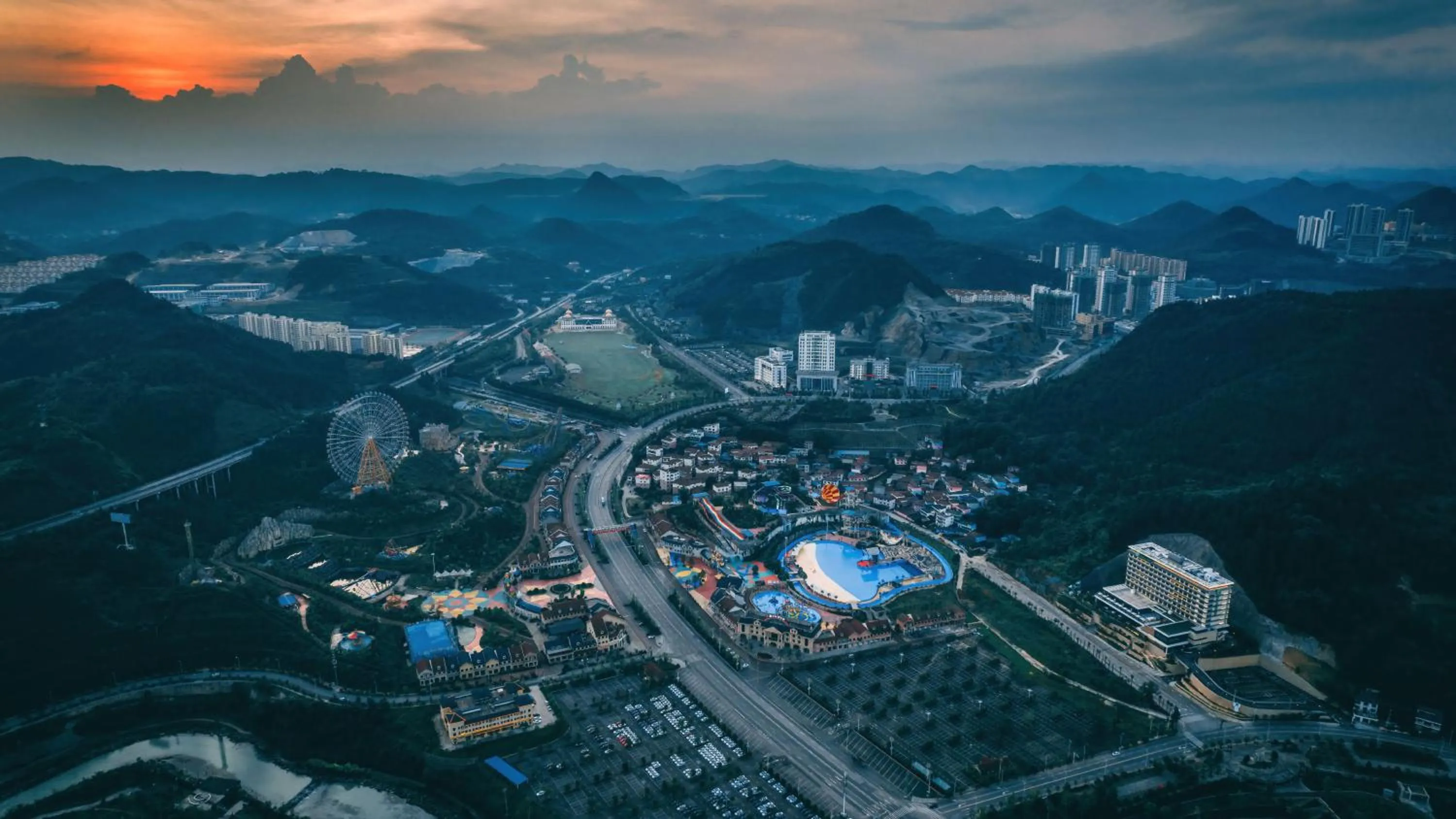 Property building in Holiday Inn Tongren Wanshan by IHG