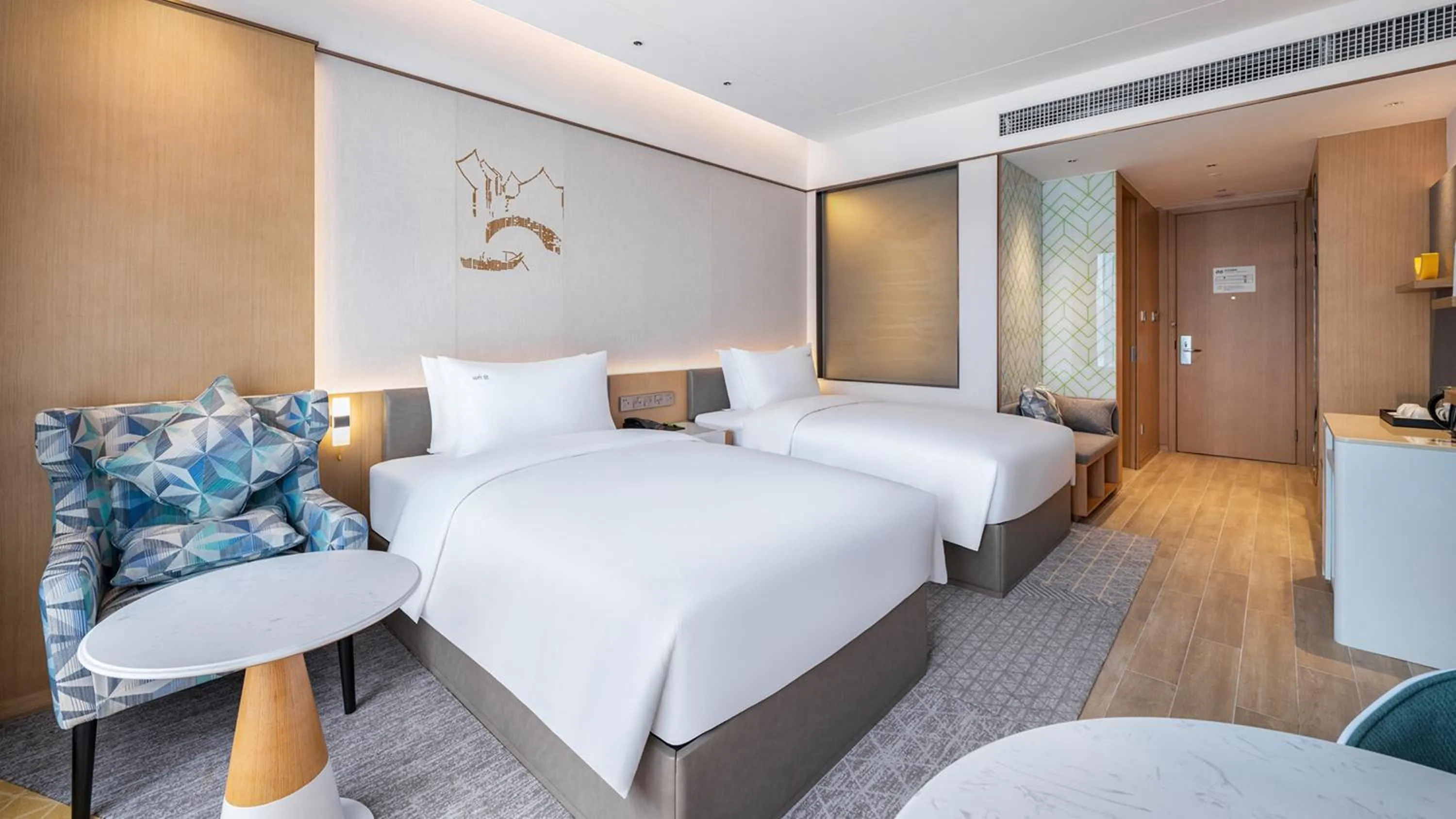 Photo of the whole room, Bed in Holiday Inn Tongren Wanshan by IHG