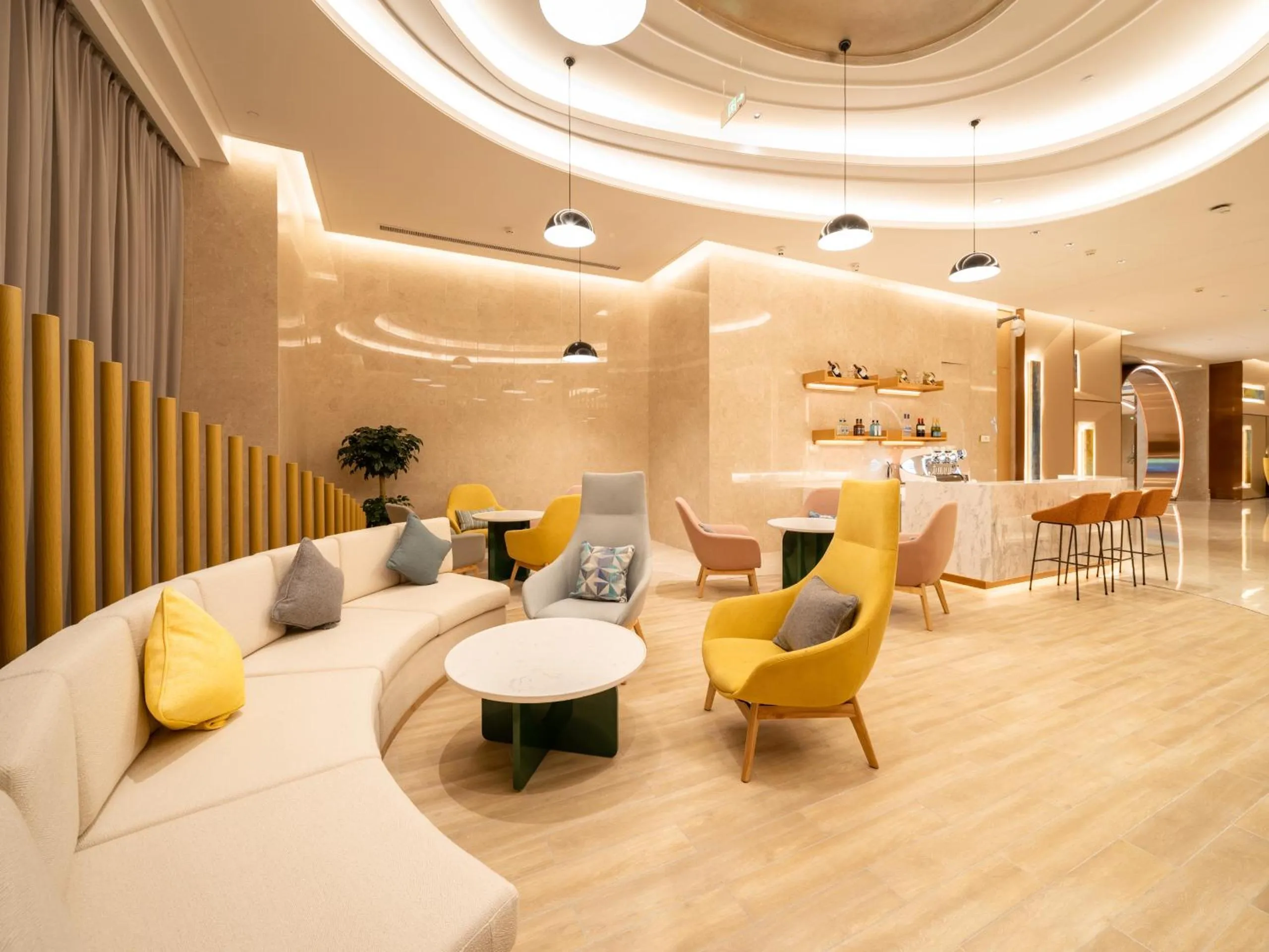 Lounge or bar in Holiday Inn Tongren Wanshan by IHG