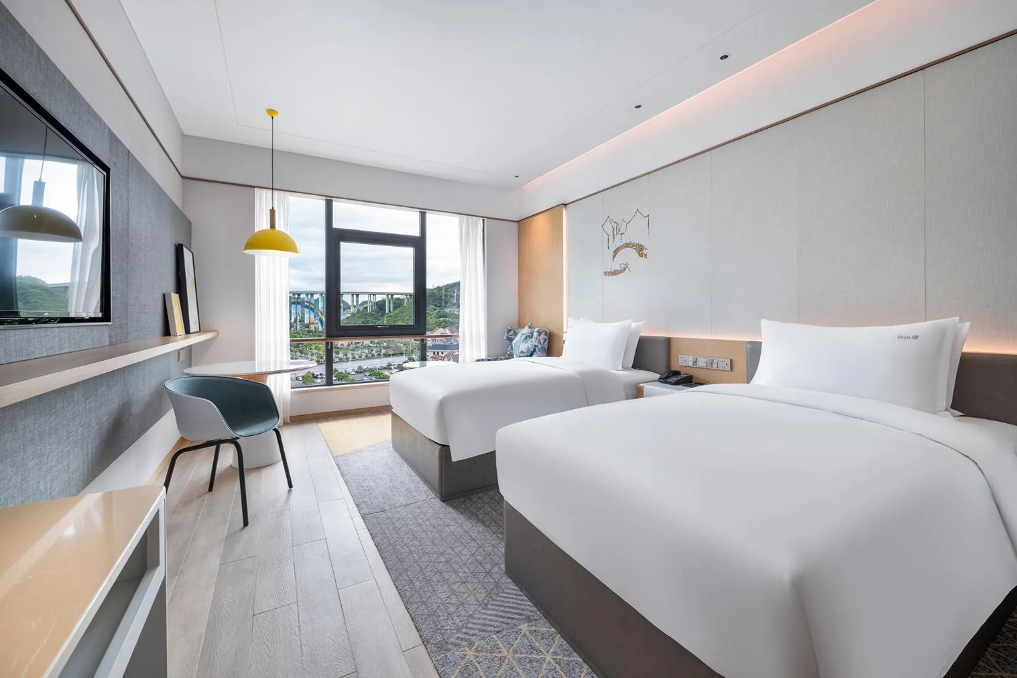 Photo of the whole room, Bed in Holiday Inn Tongren Wanshan by IHG