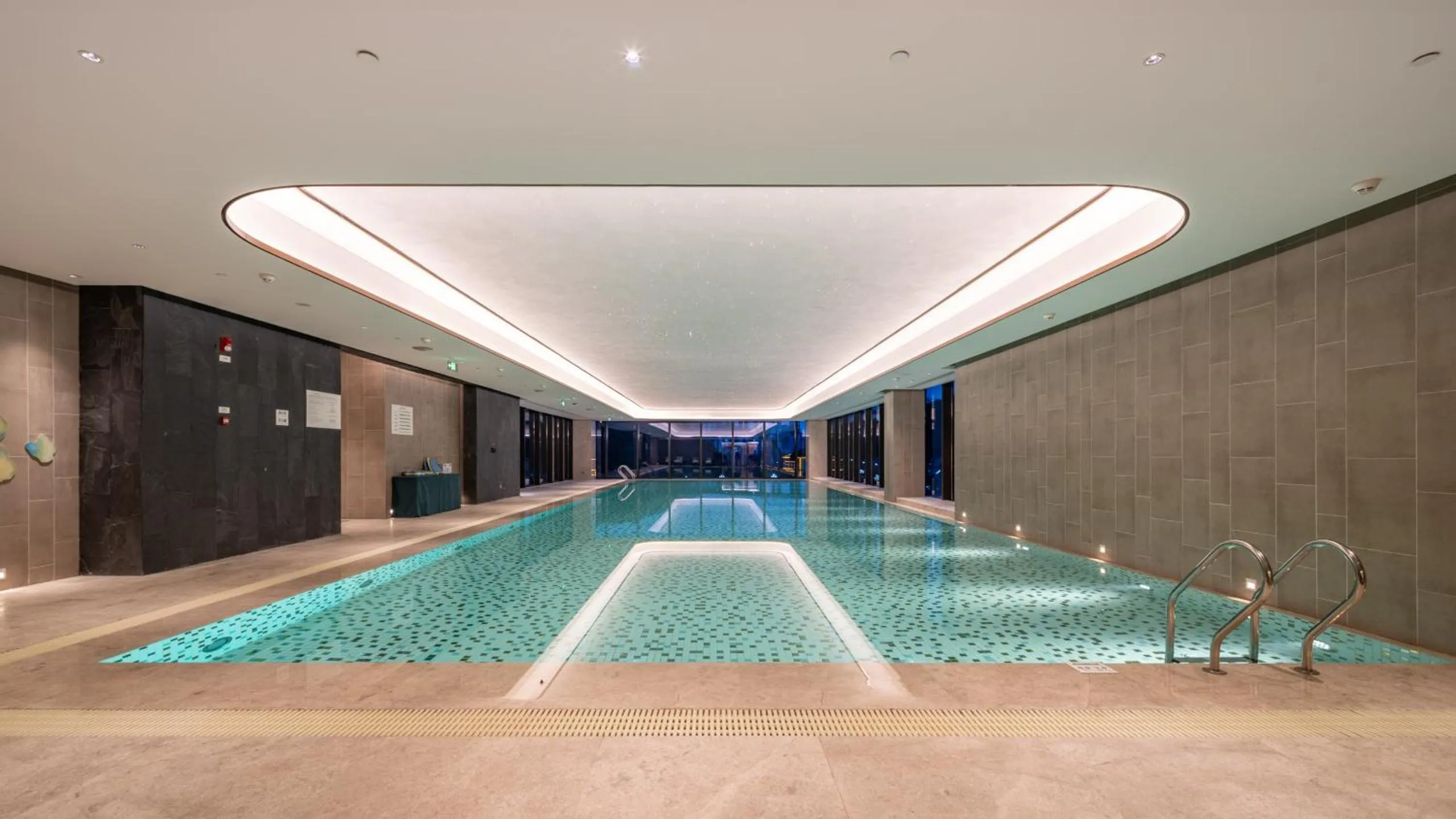 Swimming pool in Holiday Inn Tongren Wanshan by IHG