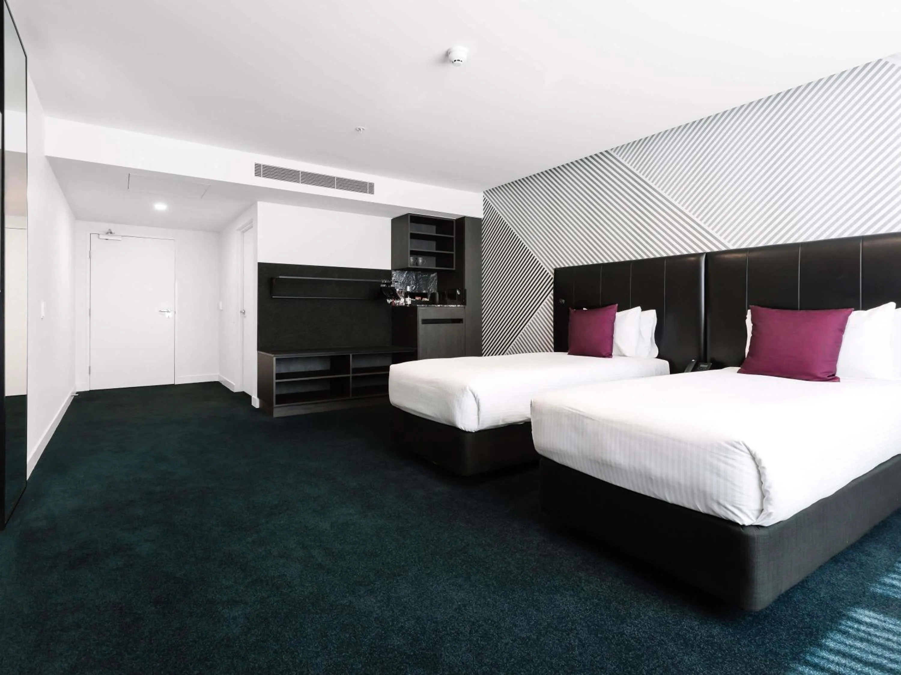 Bedroom, Bed in Movenpick Hotel Melbourne On Spencer