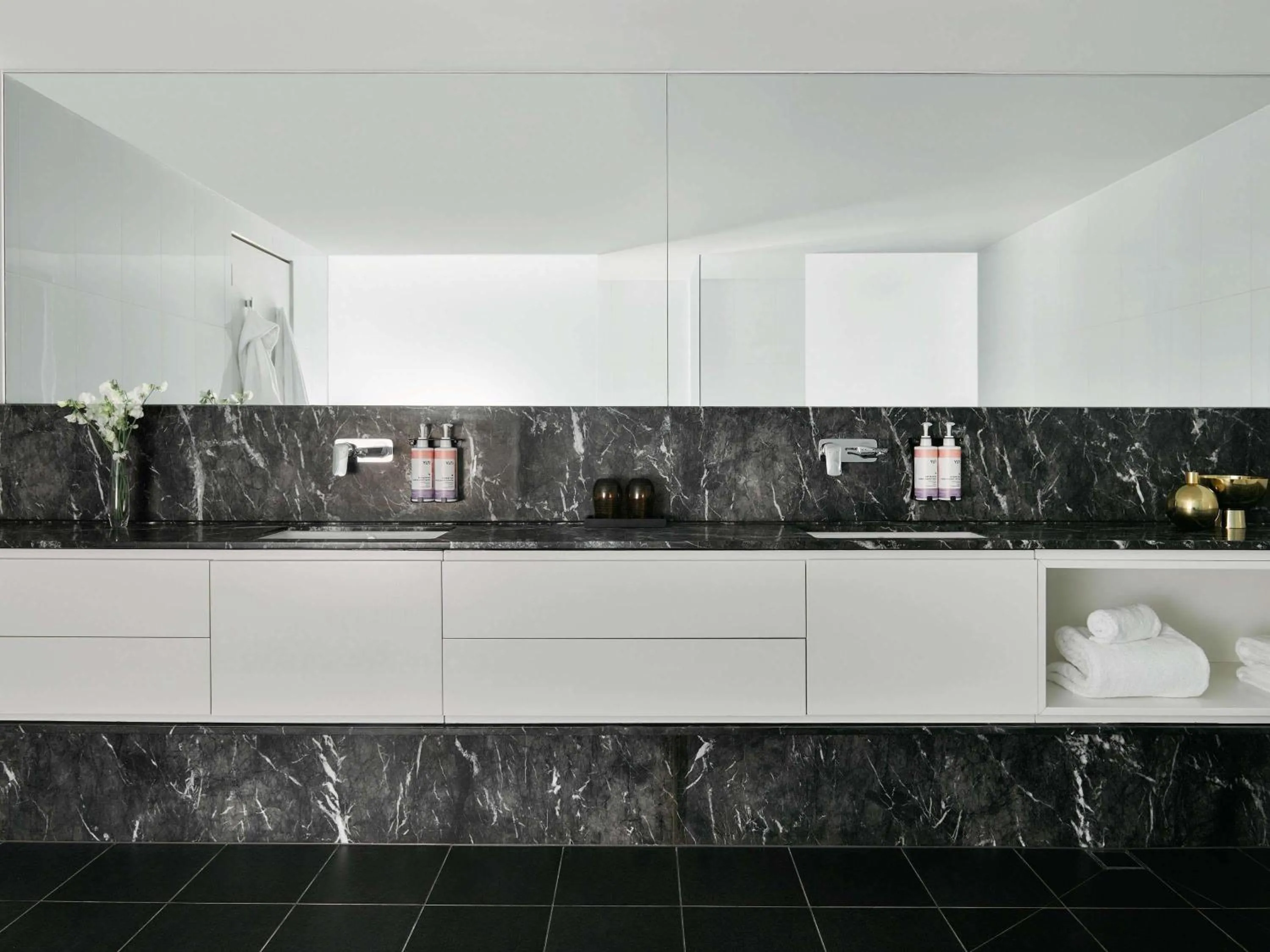 Bedroom in Movenpick Hotel Melbourne On Spencer