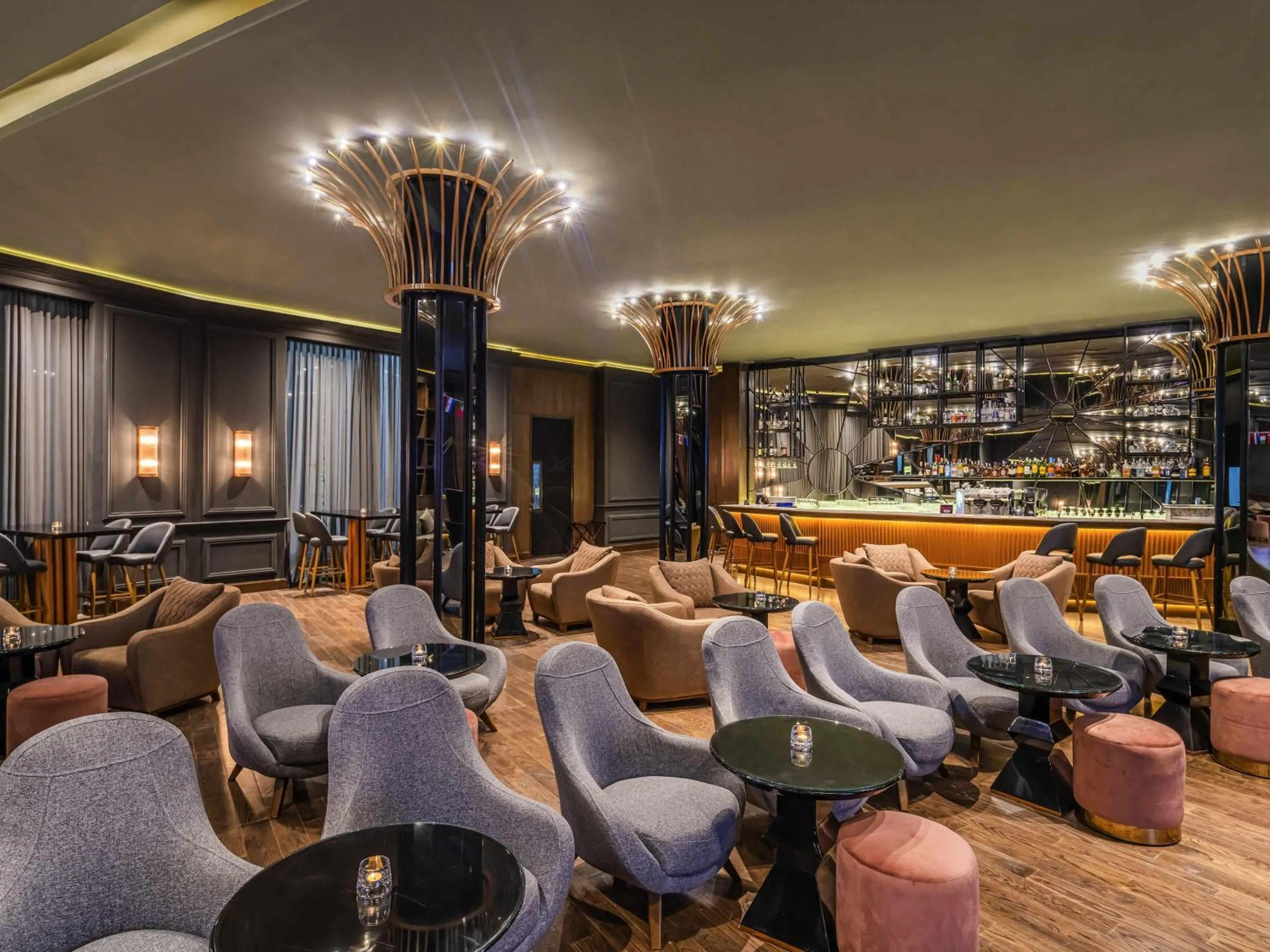 Lounge or bar in Rixos Premium Magawish Suites and Villas- Ultra All-Inclusive