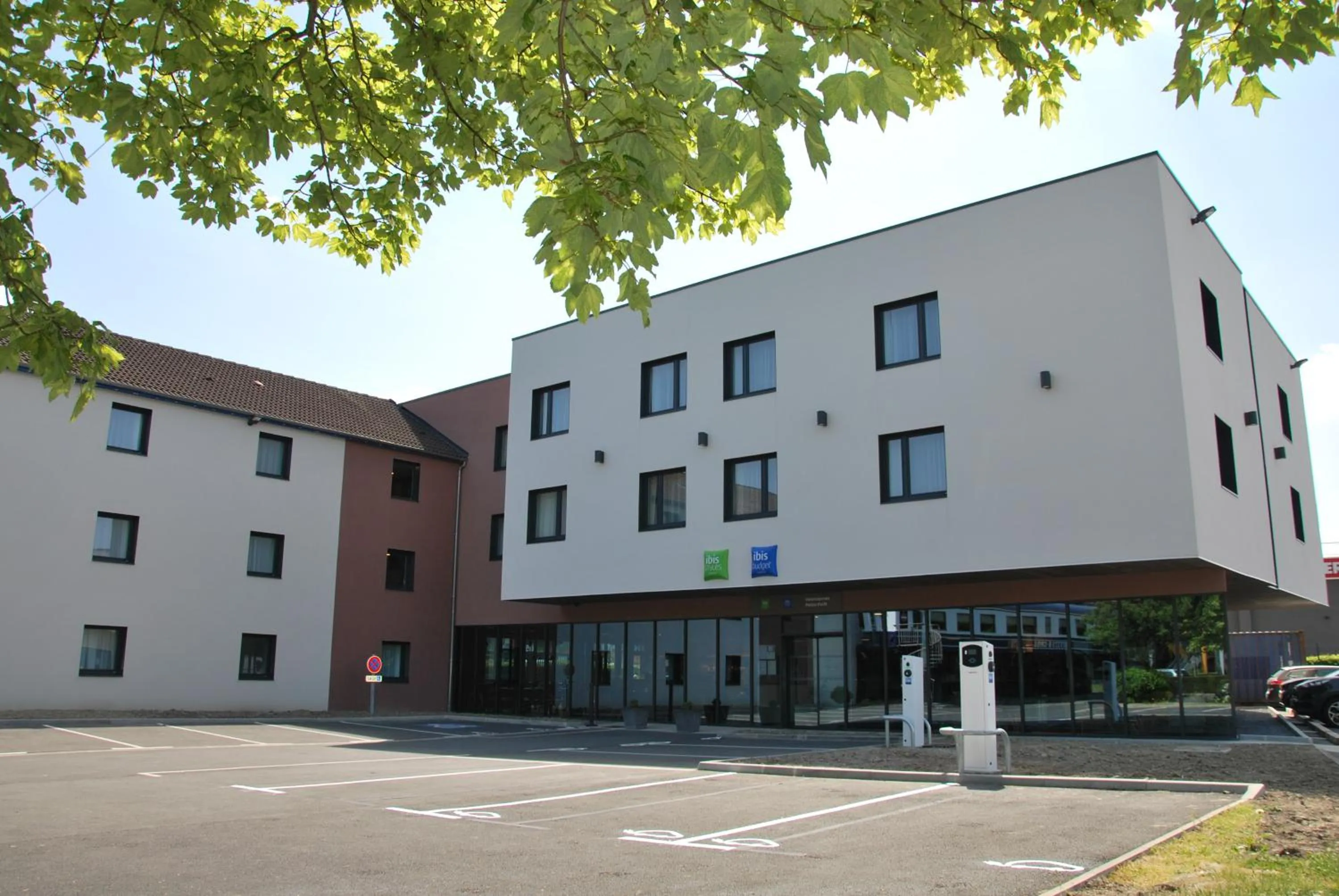 Property building in ibis Styles Valenciennes Petite Foret