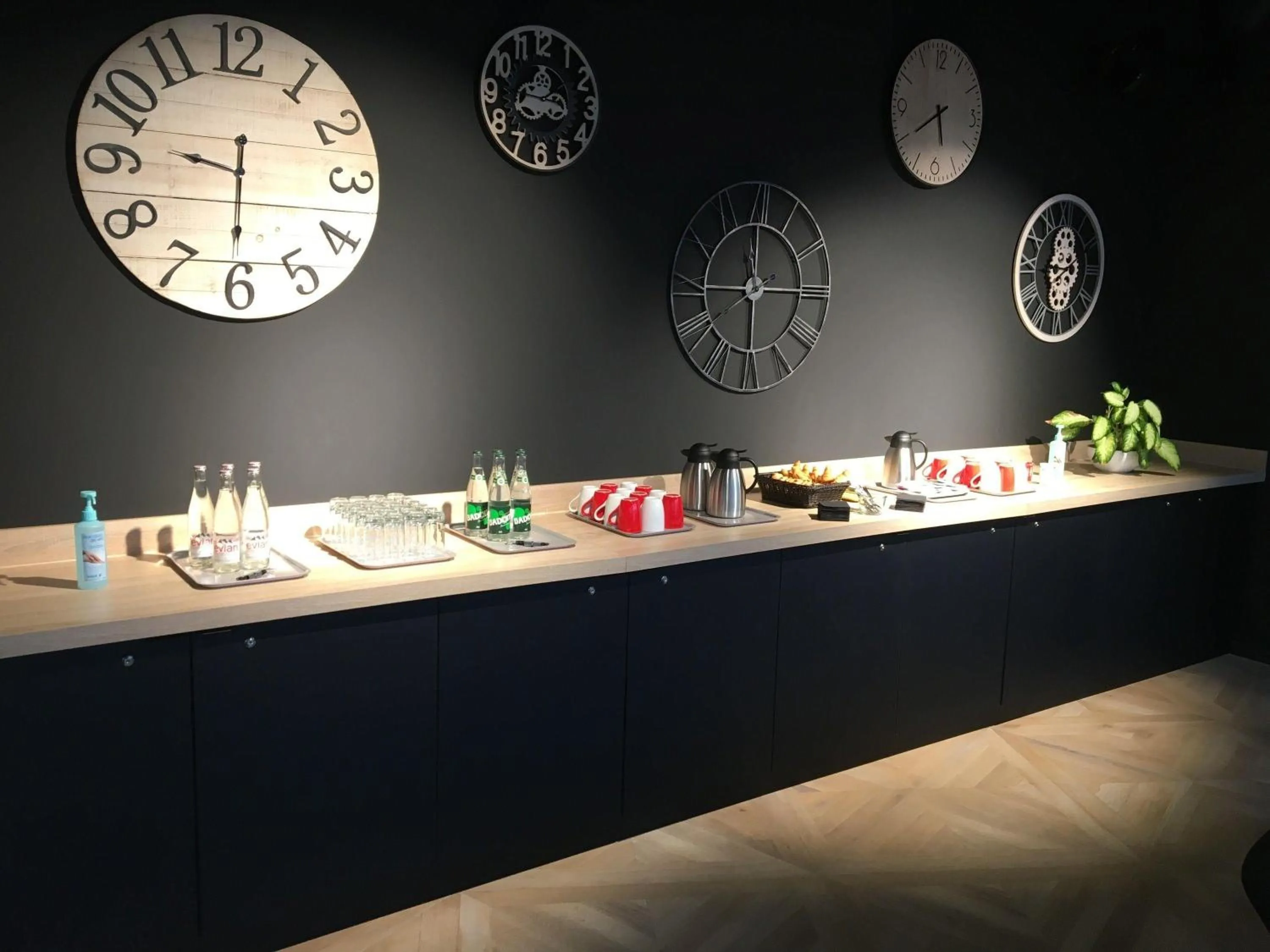 Meeting/conference room in ibis Styles Valenciennes Petite Foret