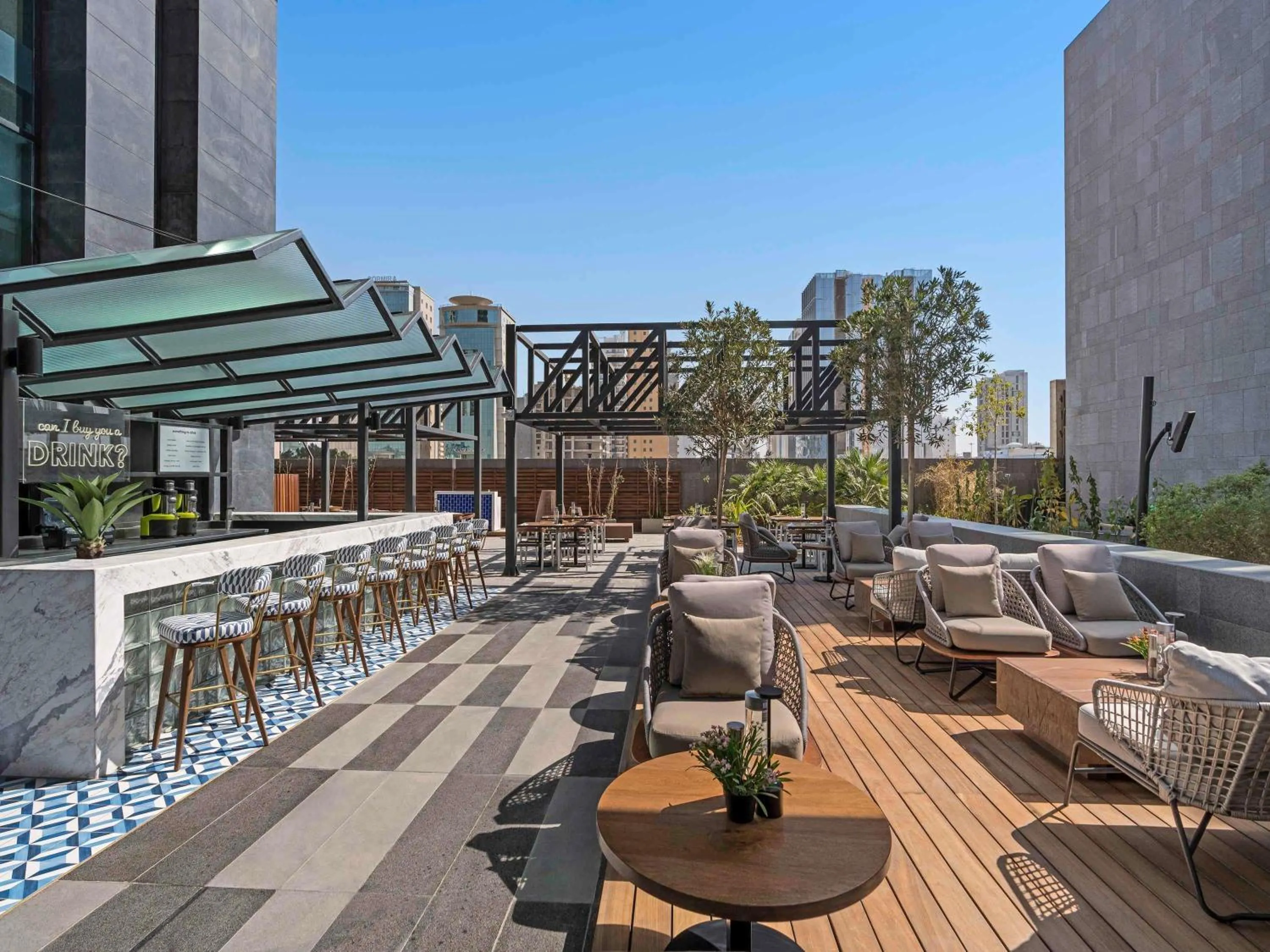 Restaurant/places to eat in Fairmont Ramla Riyadh