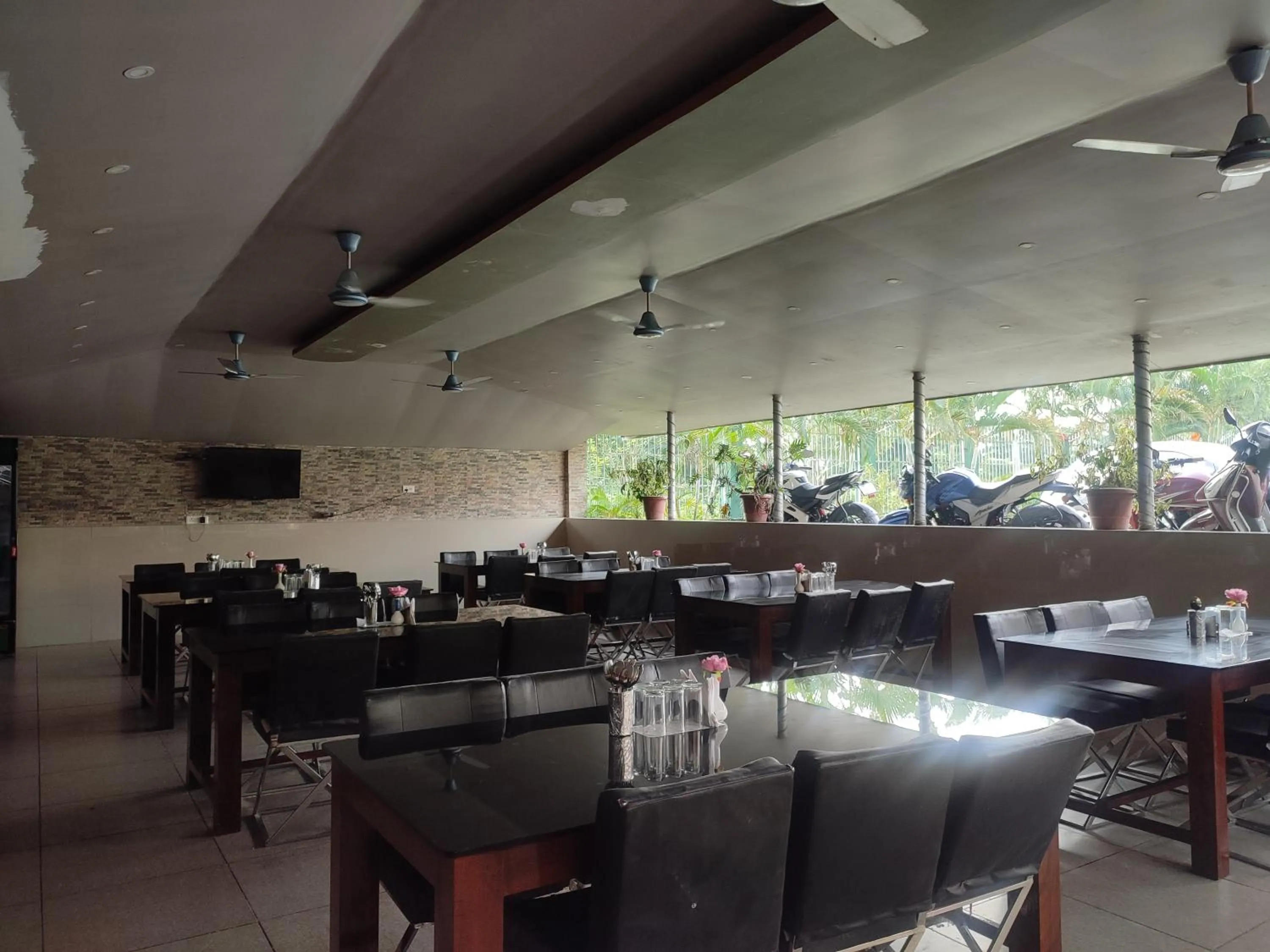 Restaurant/places to eat in Maa Greenary View - A Holiday Resort