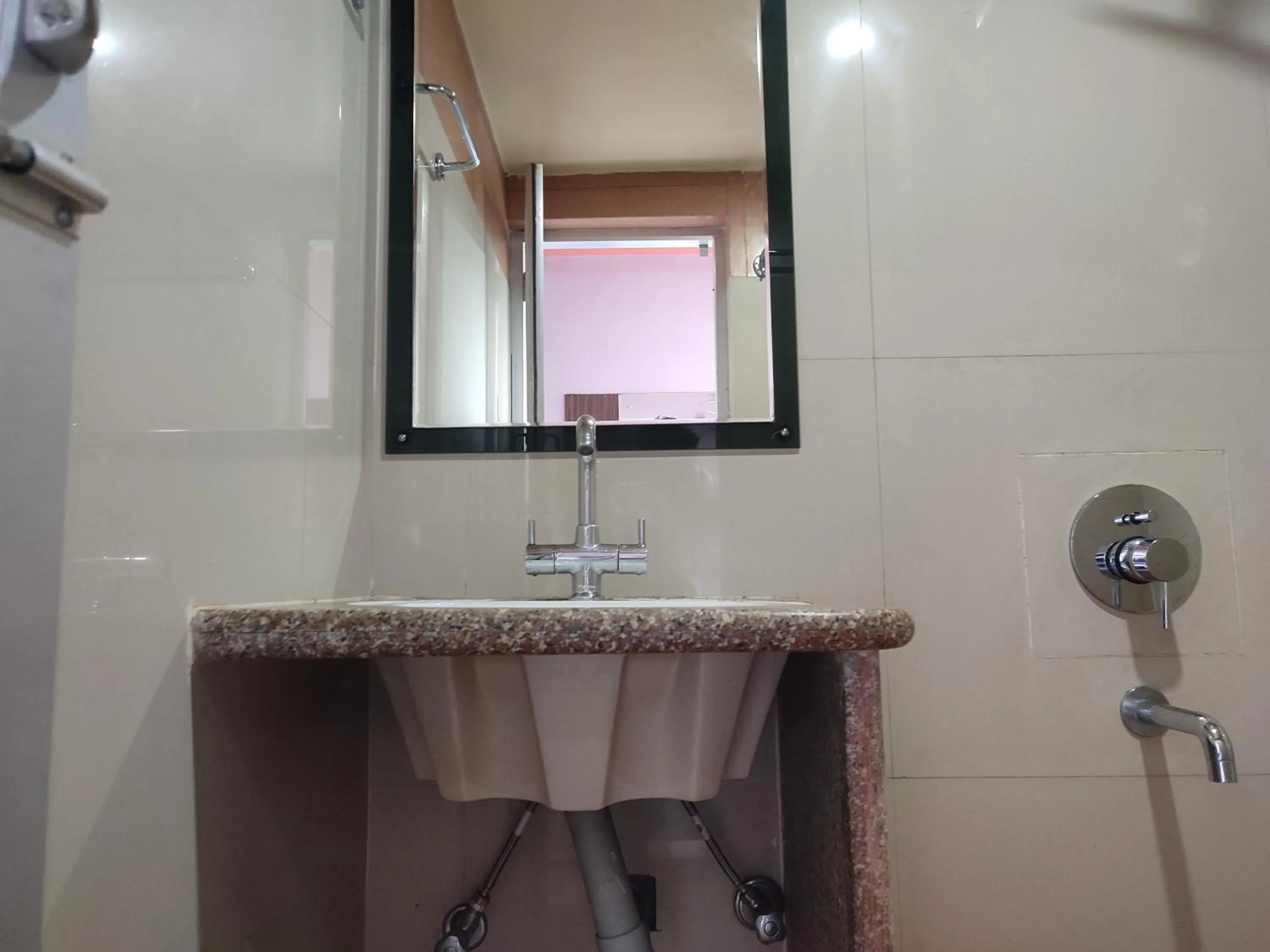 Shower in Maa Greenary View - A Holiday Resort