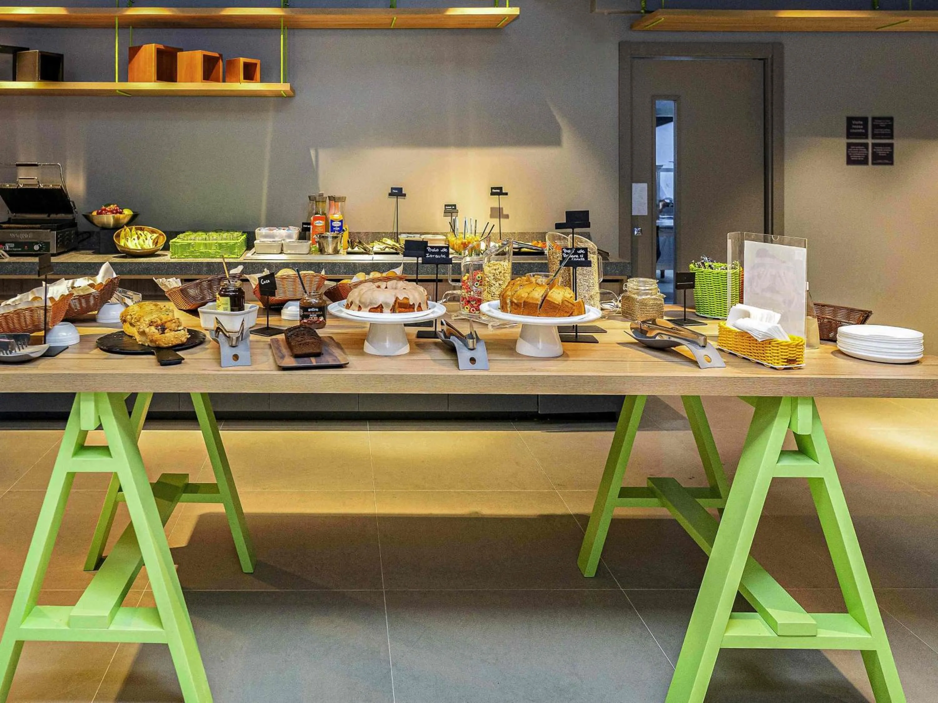 Restaurant/places to eat in ibis Styles Porto Alegre Moinhos de Vento