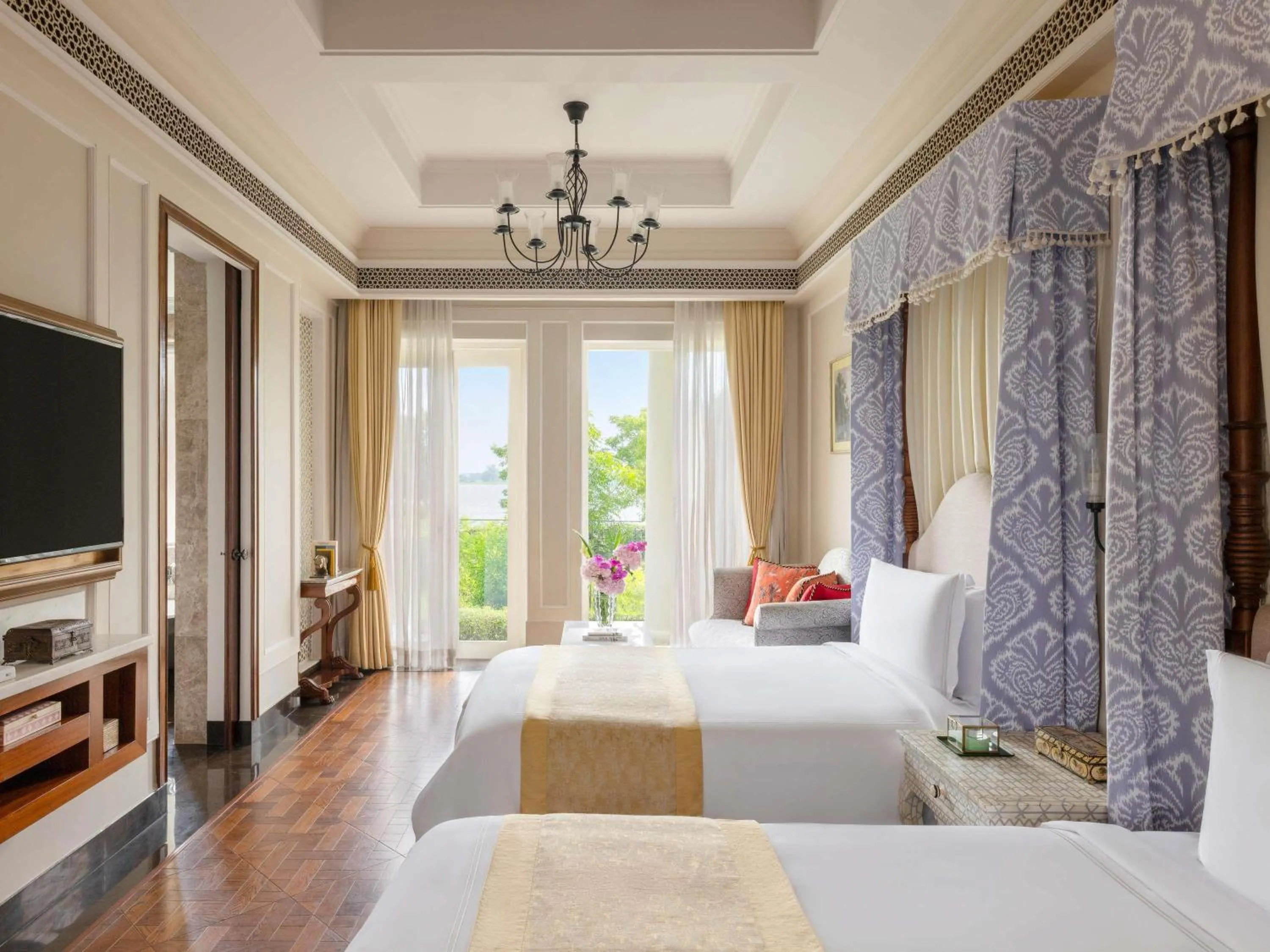 Bedroom, Bed in Raffles Udaipur