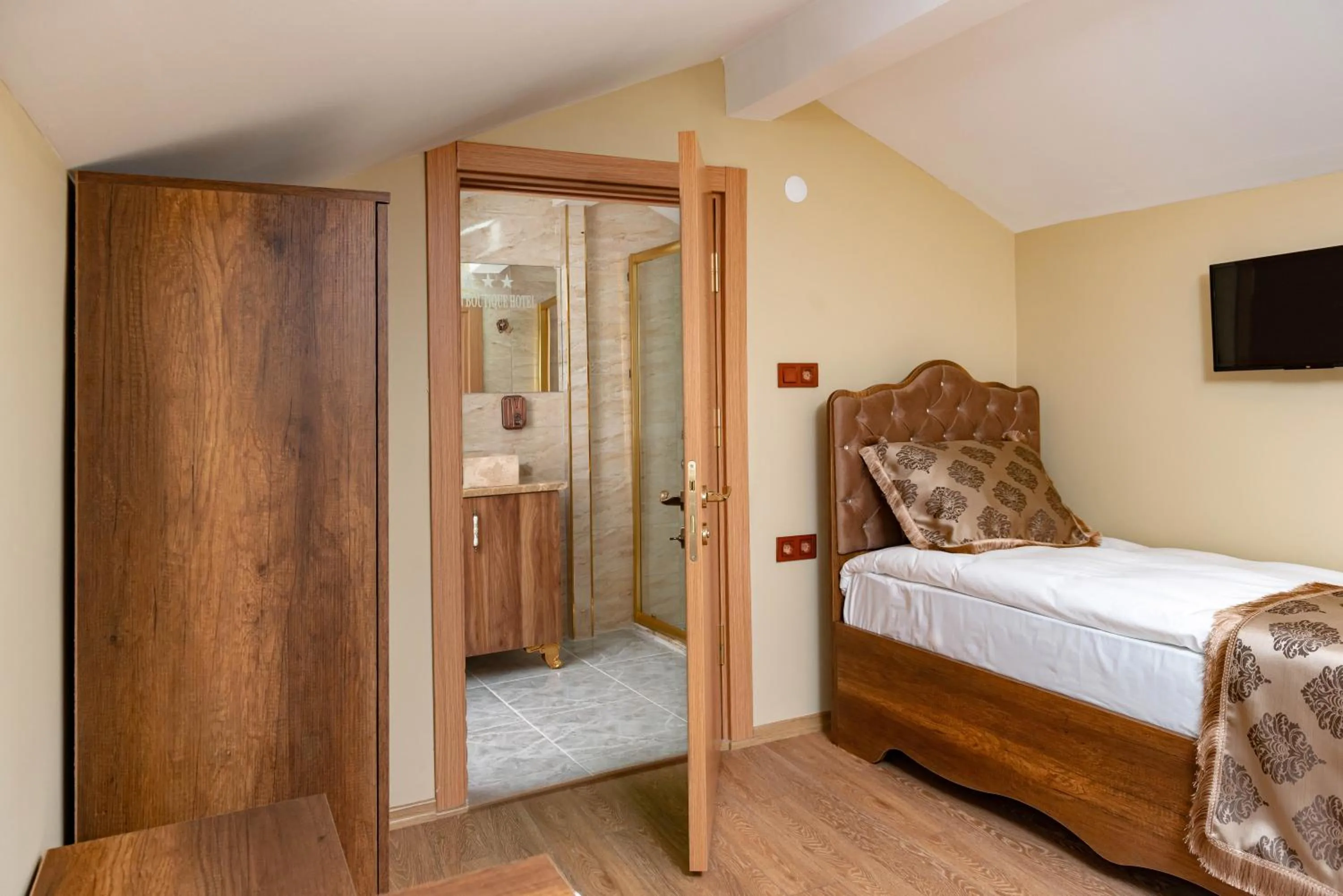 Bedroom, Bed in The Ottoman