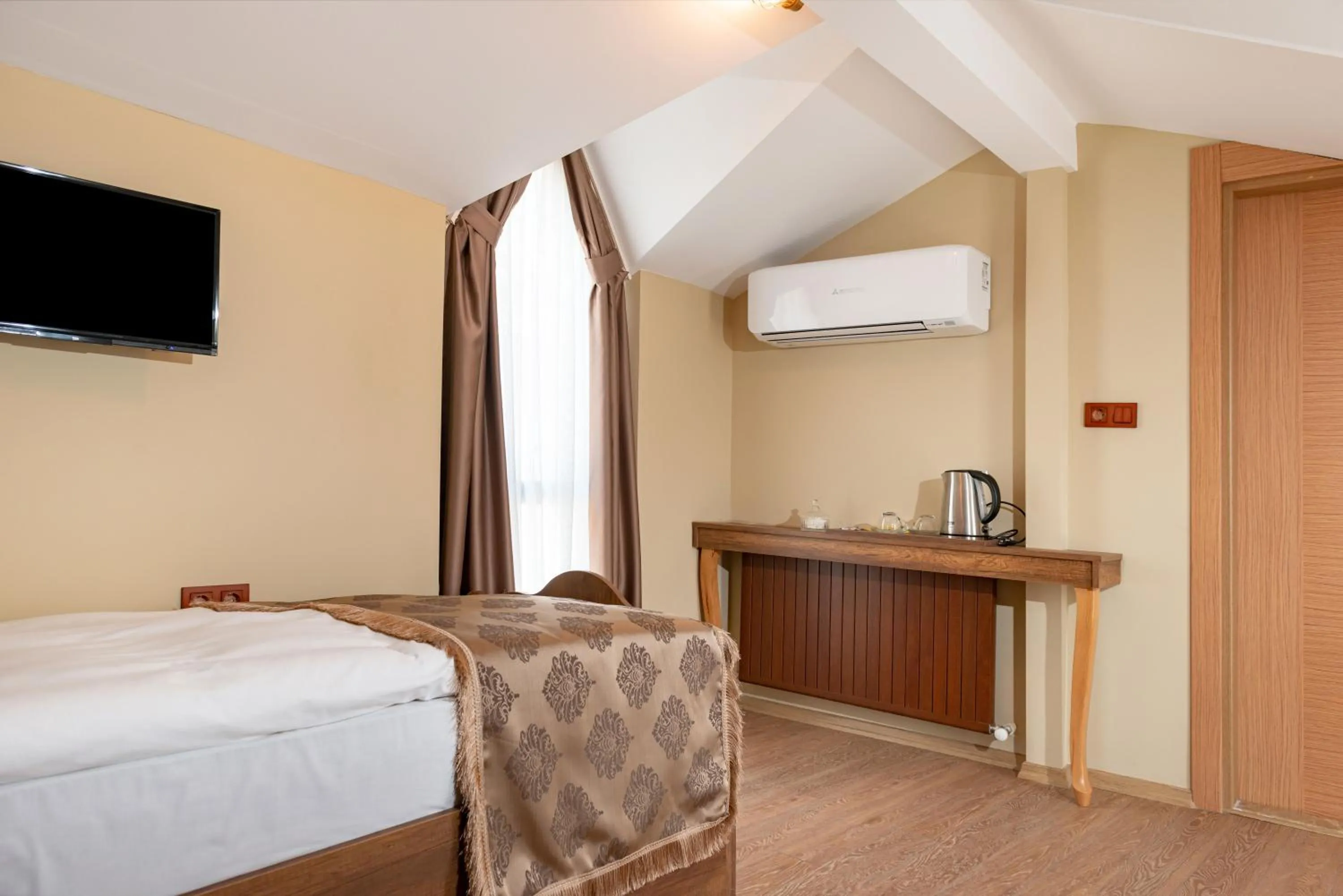 TV and multimedia, Bed in The Ottoman