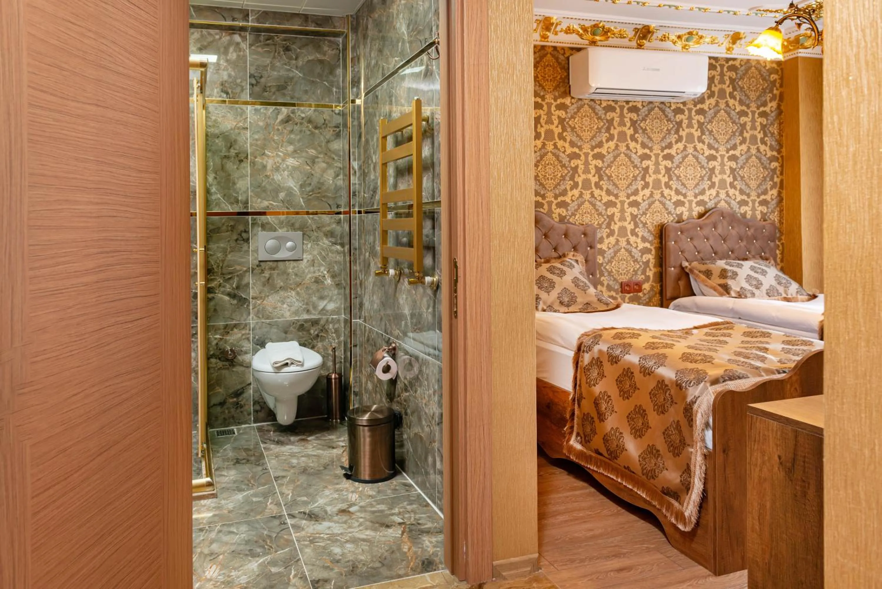 Bathroom, Bed in The Ottoman