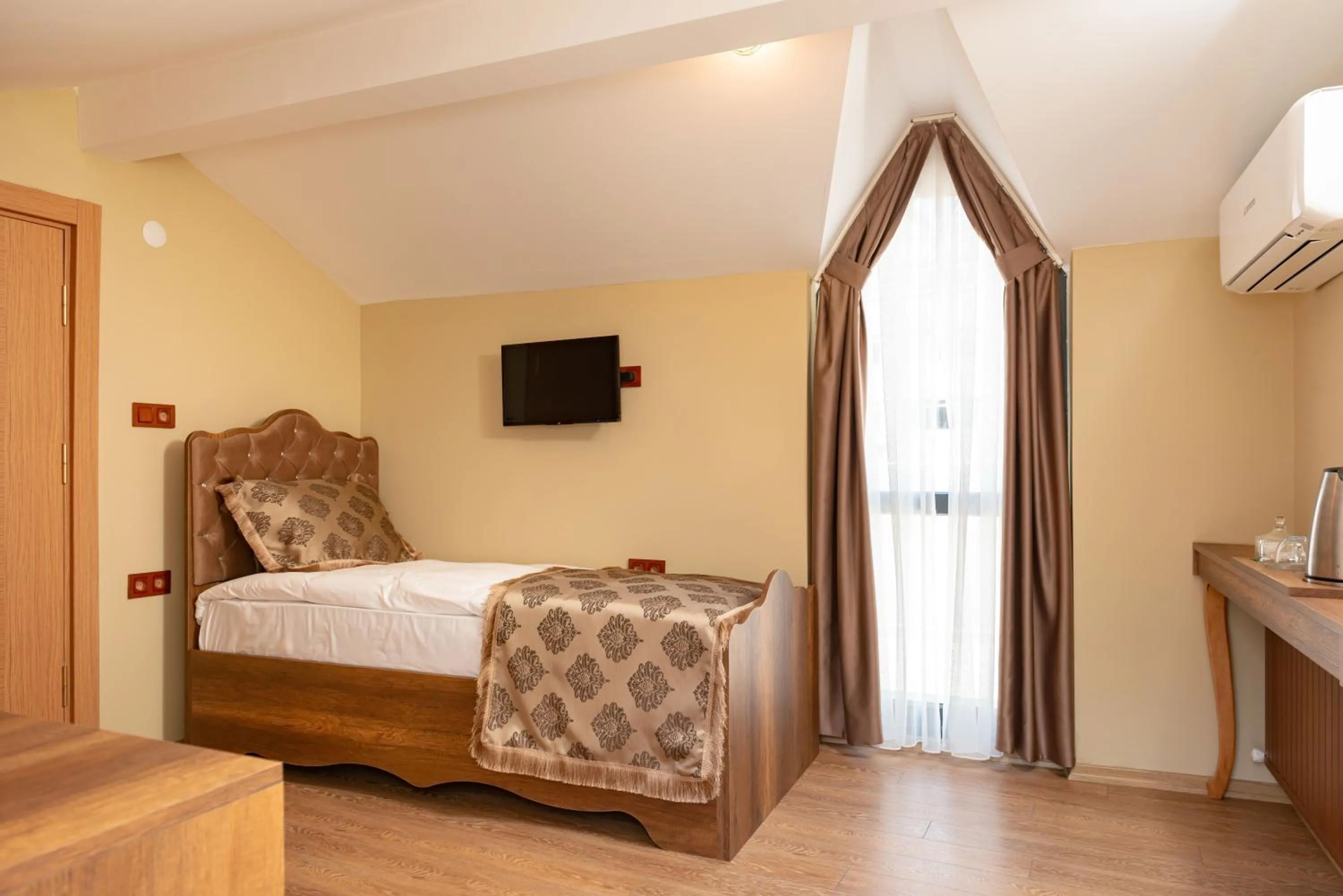 Bedroom, Bed in The Ottoman