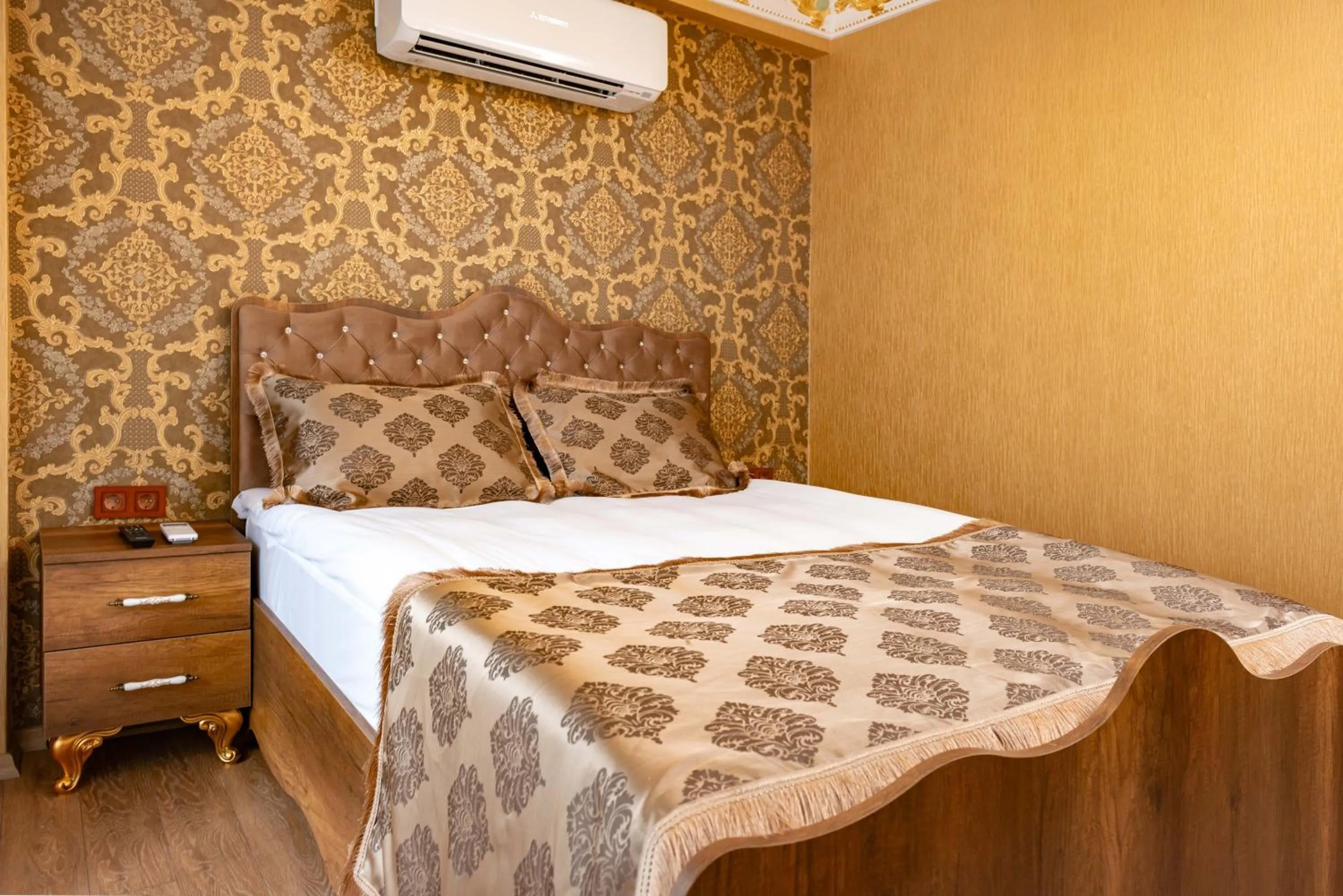 Bedroom, Bed in The Ottoman