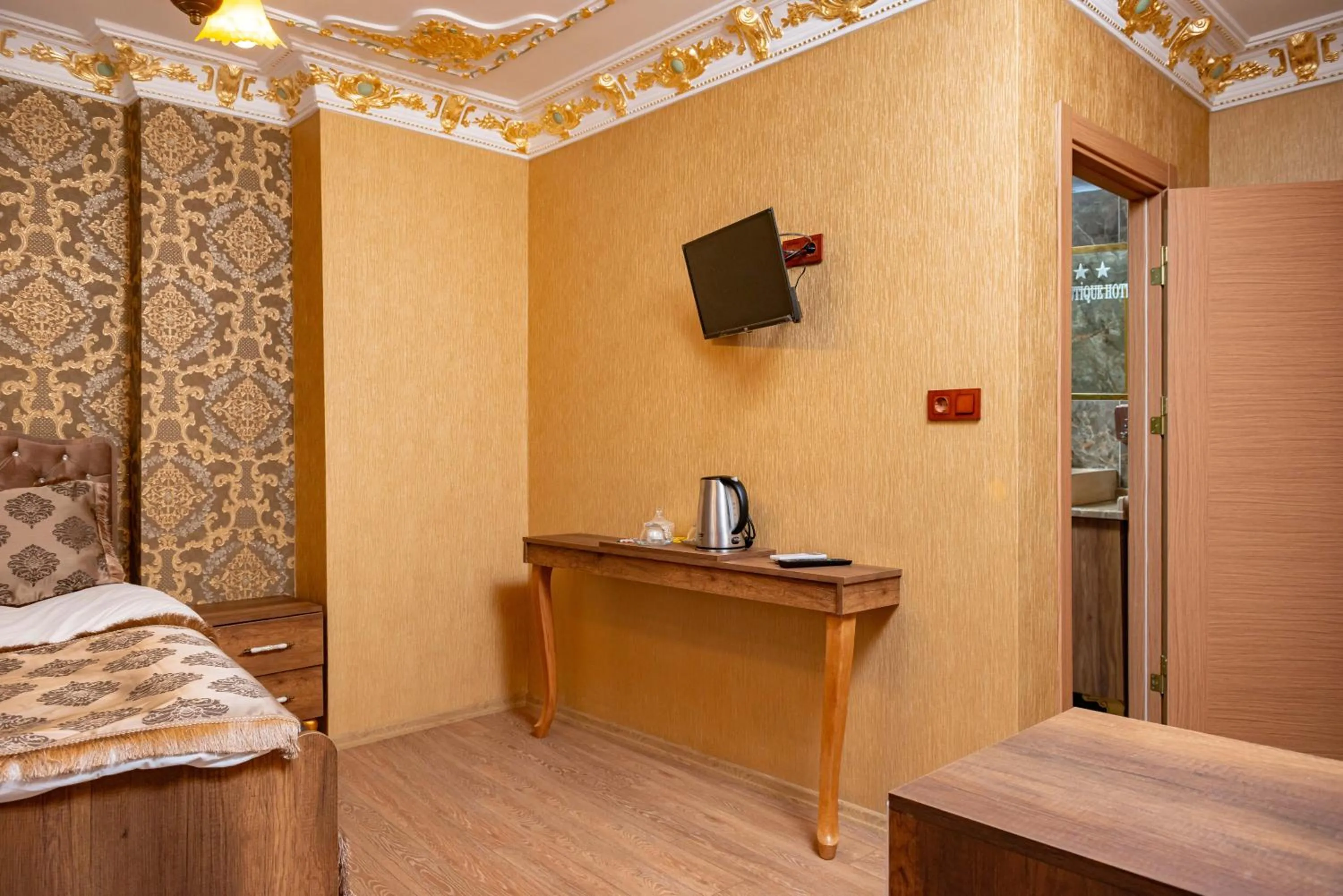 Coffee/tea facilities, Bed in The Ottoman