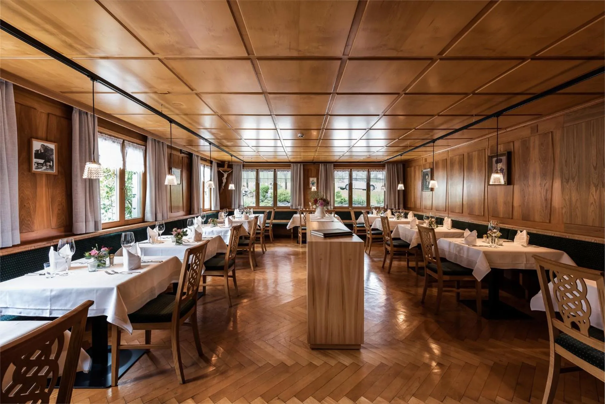 Restaurant/places to eat in Hotel Adler