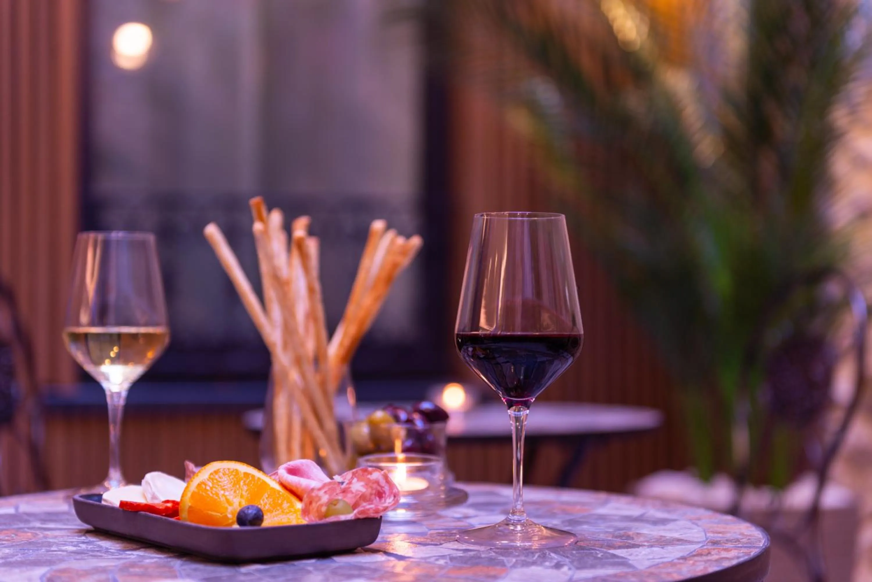 Patio in Hôtel Le Milie Rose