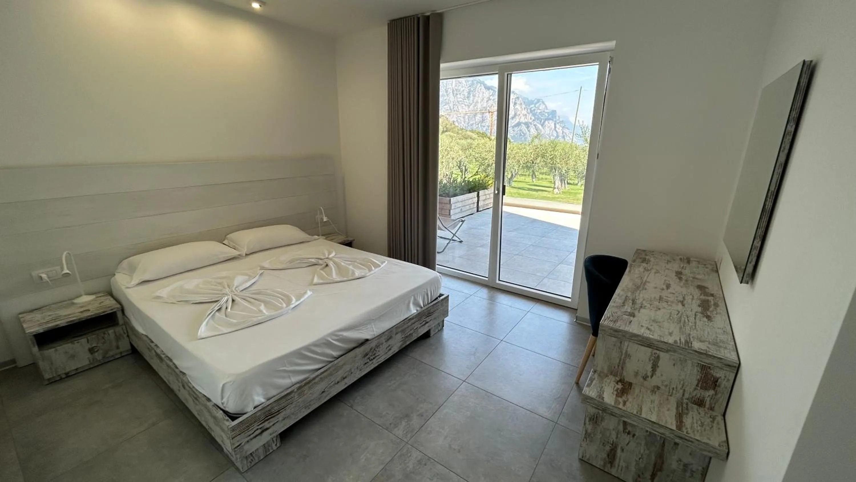 Bed in Residence Malcesine-Active&Family