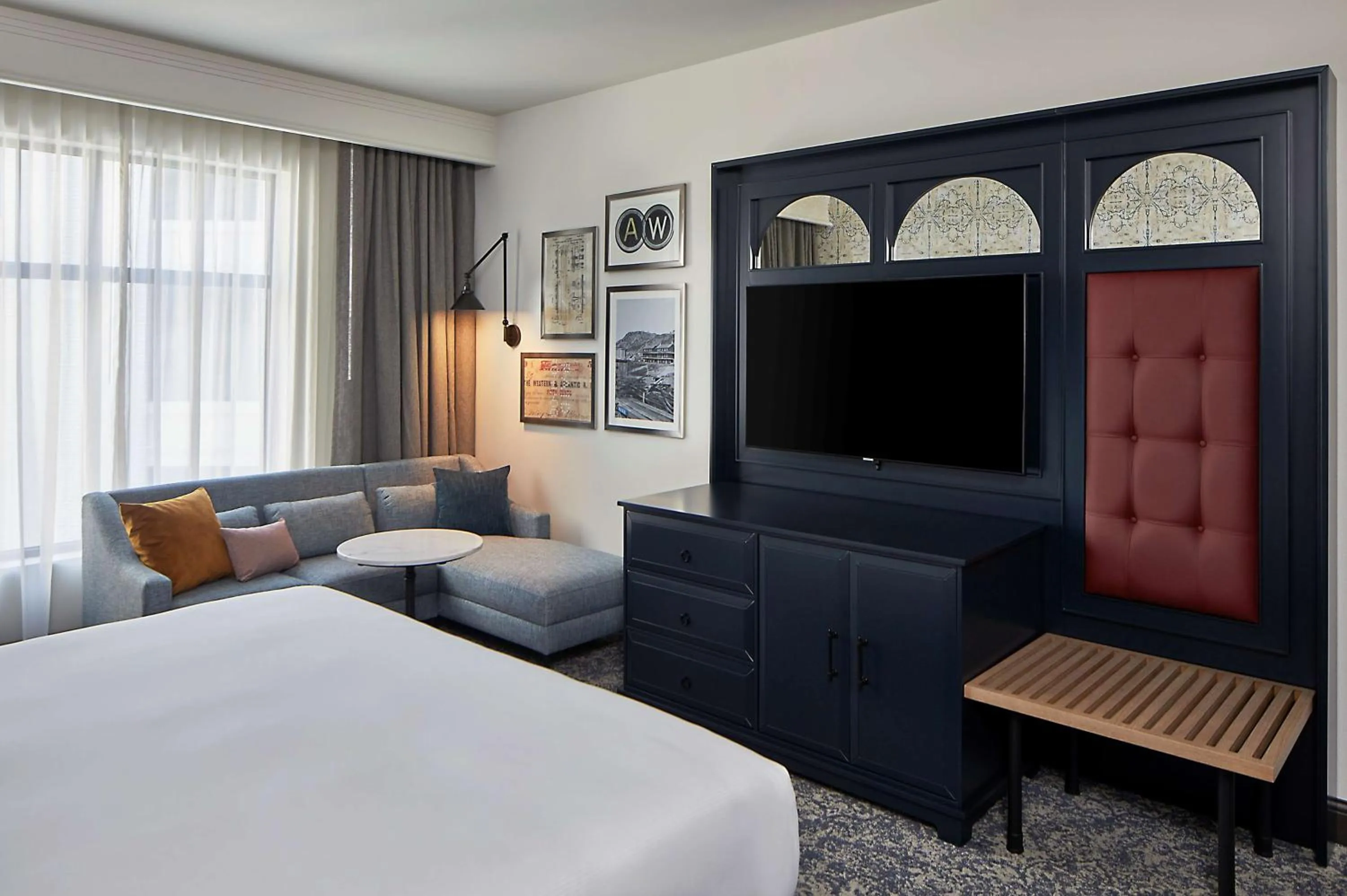 Bedroom, Bed in The Hamilton Alpharetta, Curio Collection By Hilton