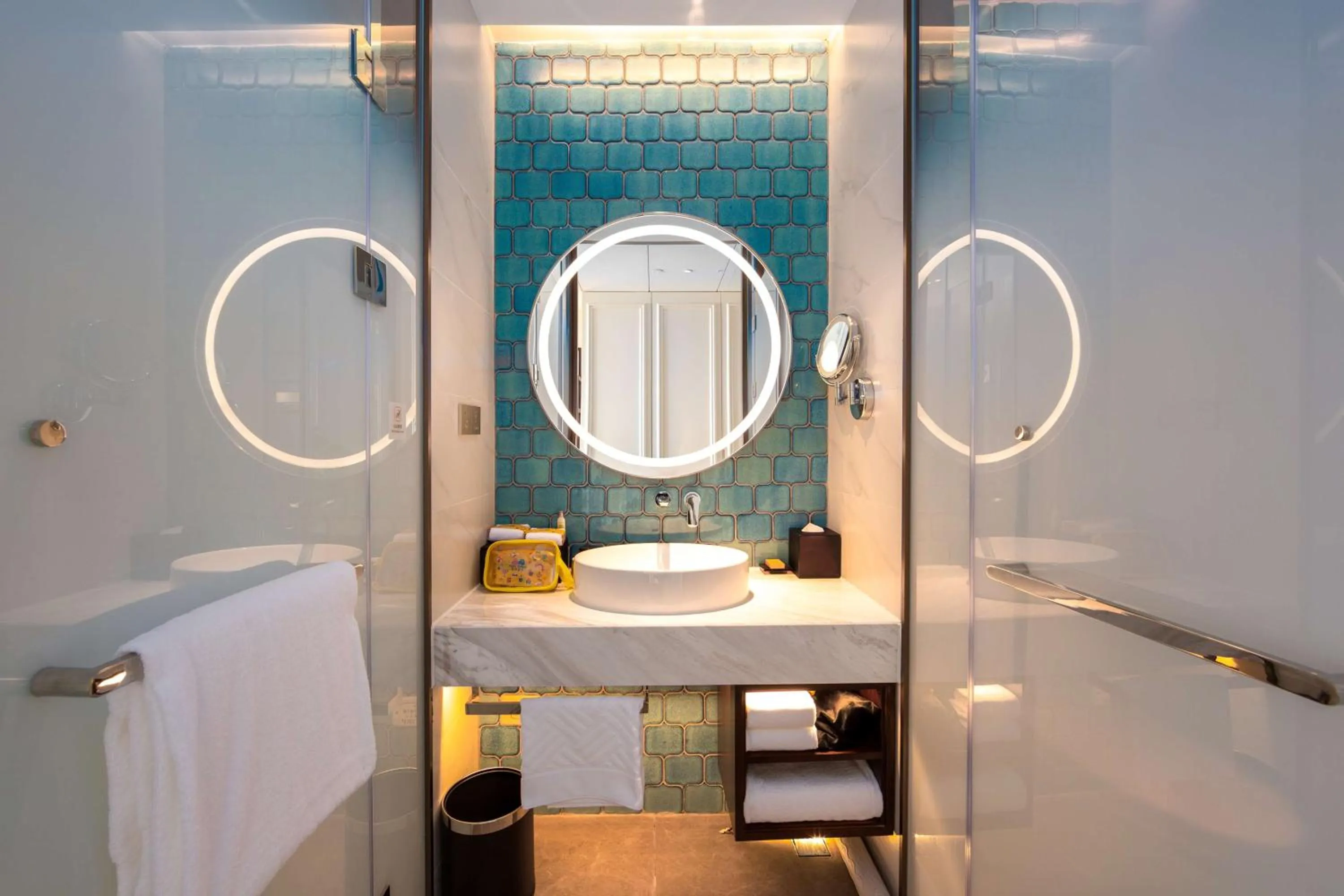 Bathroom in Hollick Hotel Wen'An, Tapestry Collection By Hilton