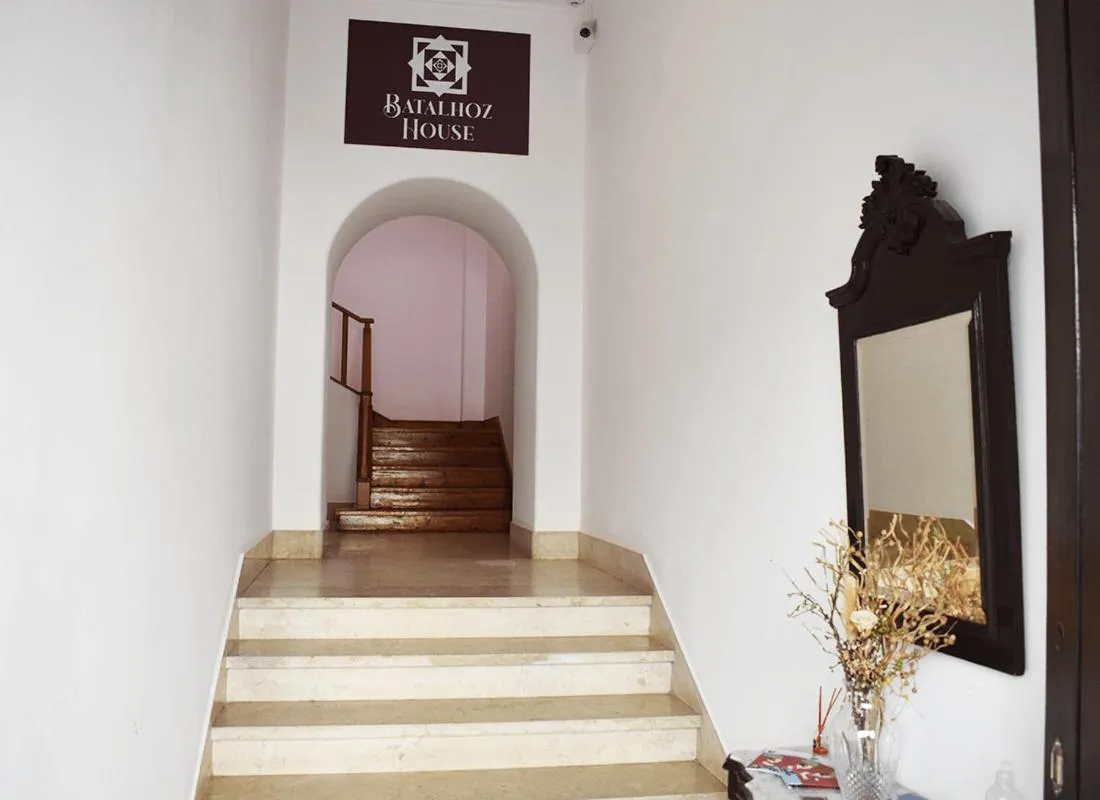 Facade/entrance in Batalhoz House