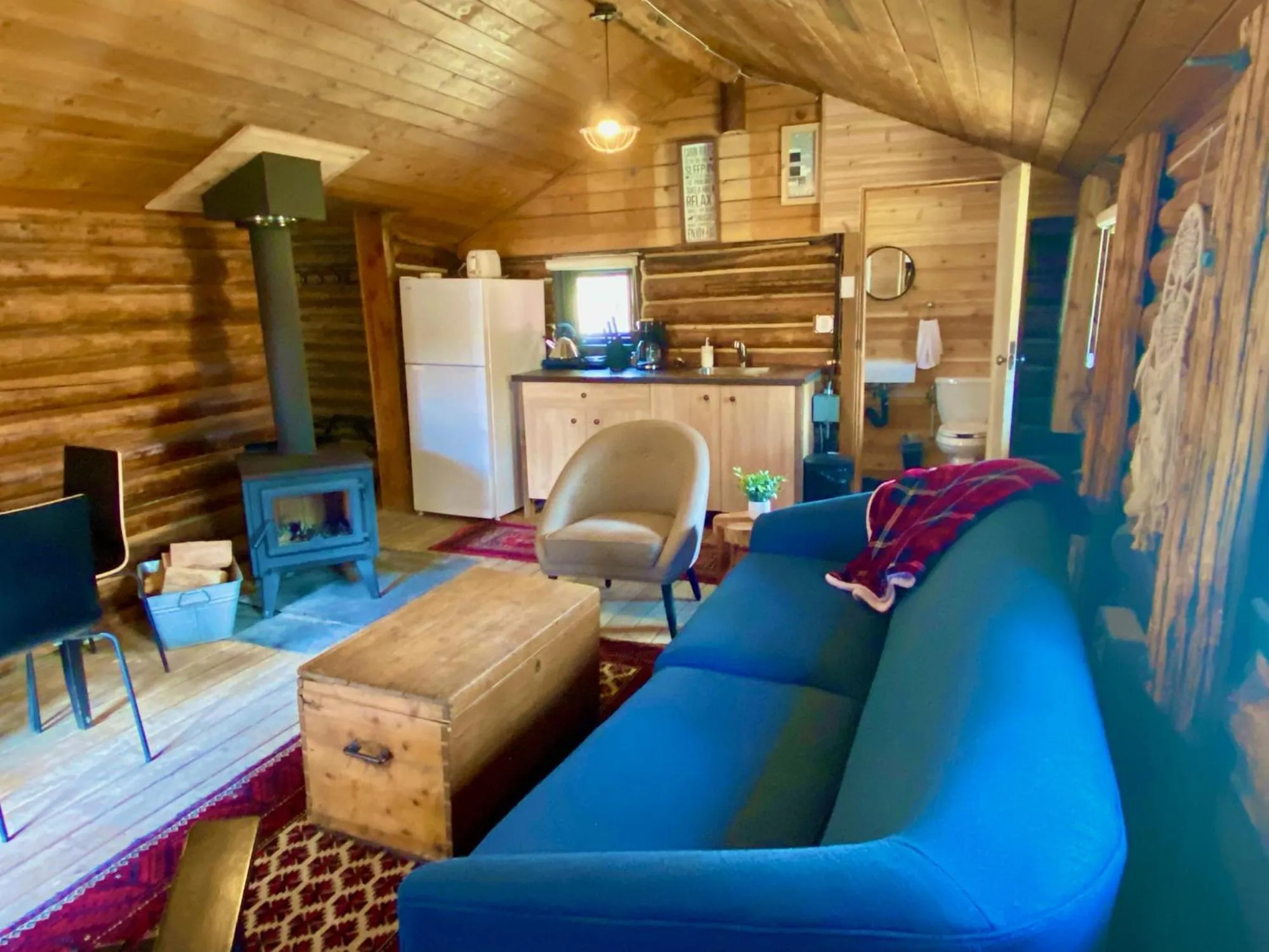 Living room in Chute Lake Lodge
