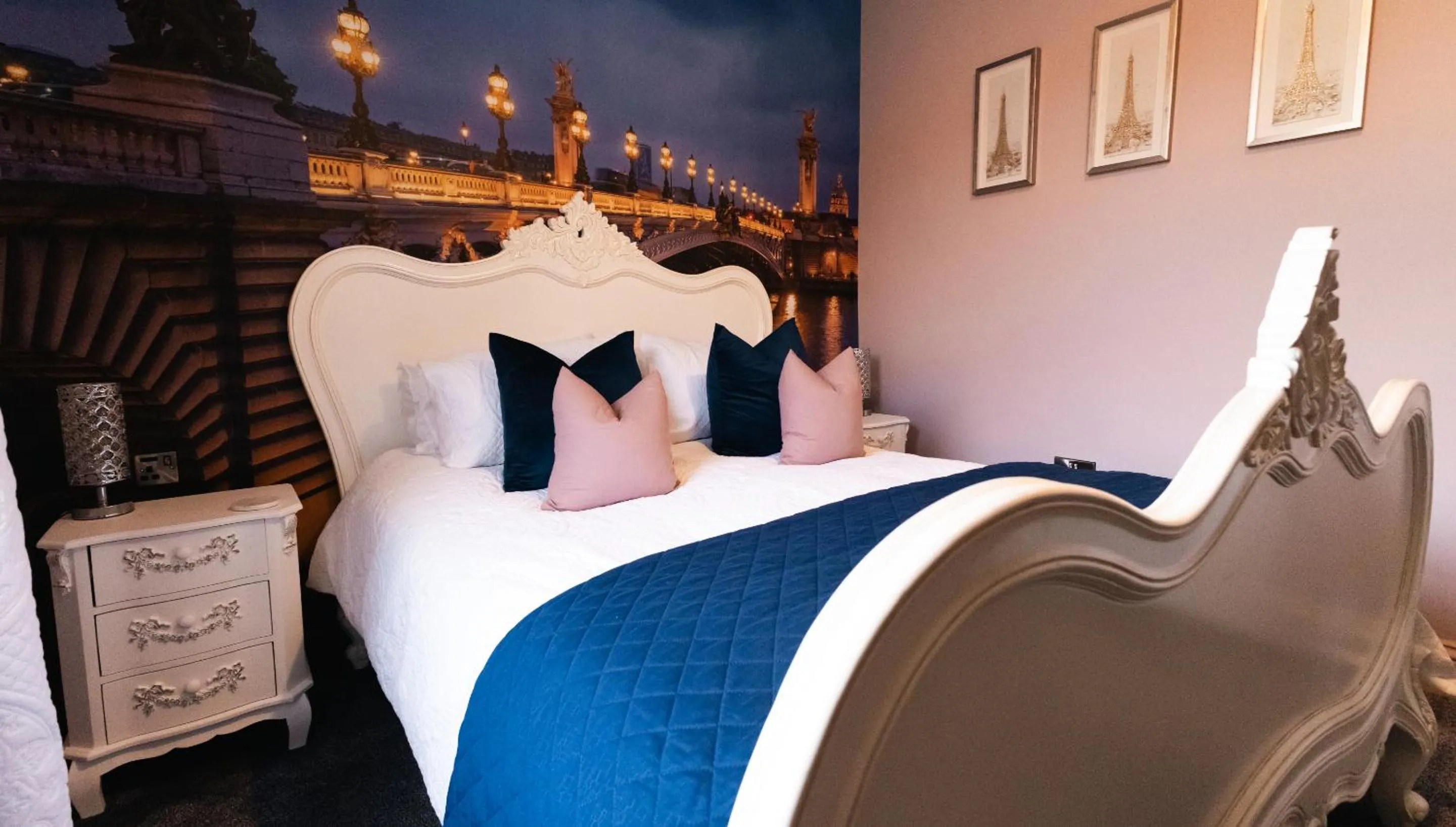 Bedroom, Bed in St Hildas Complex