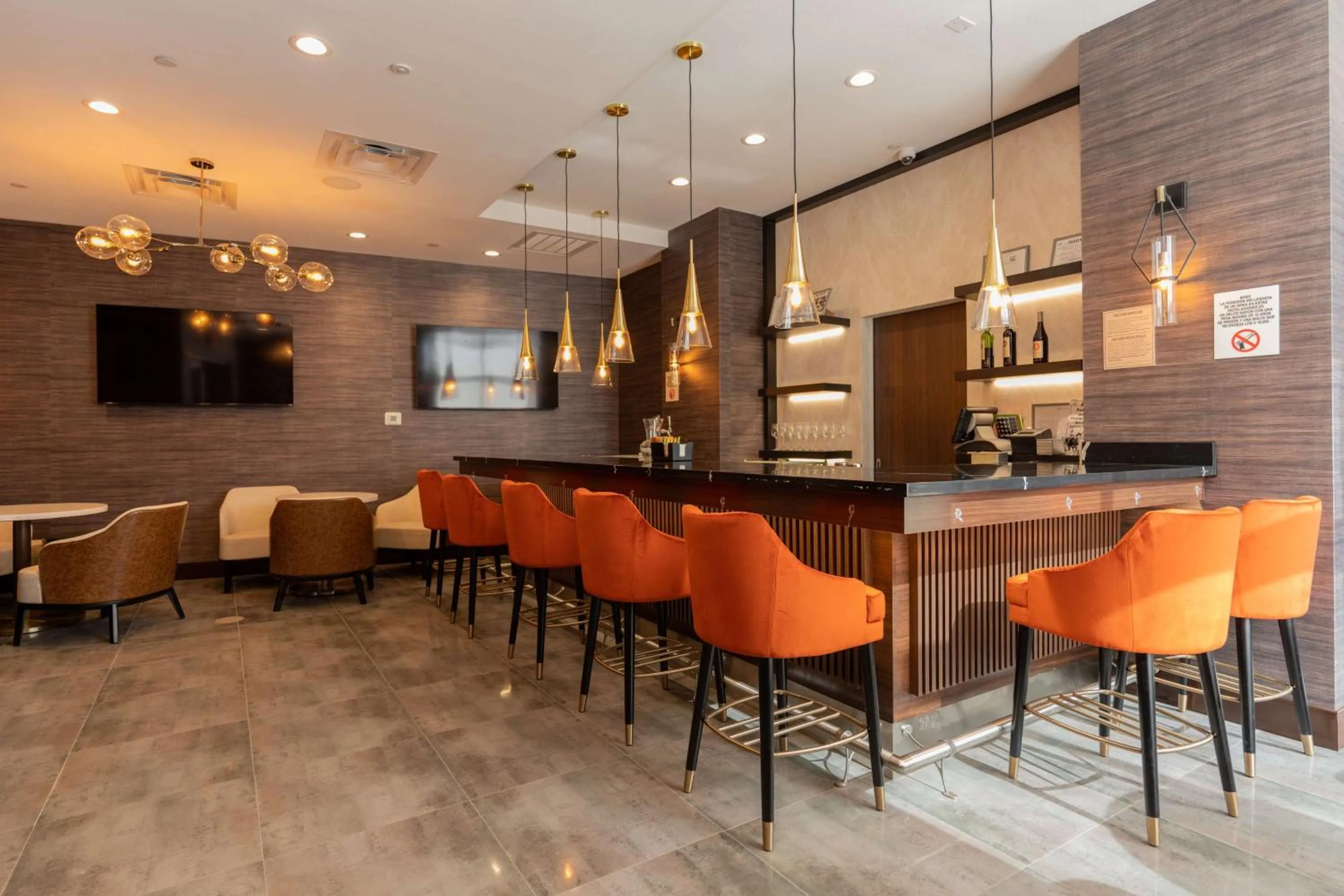 Lounge or bar in Hampton Inn & Suites Houston Sugar Land, Tx