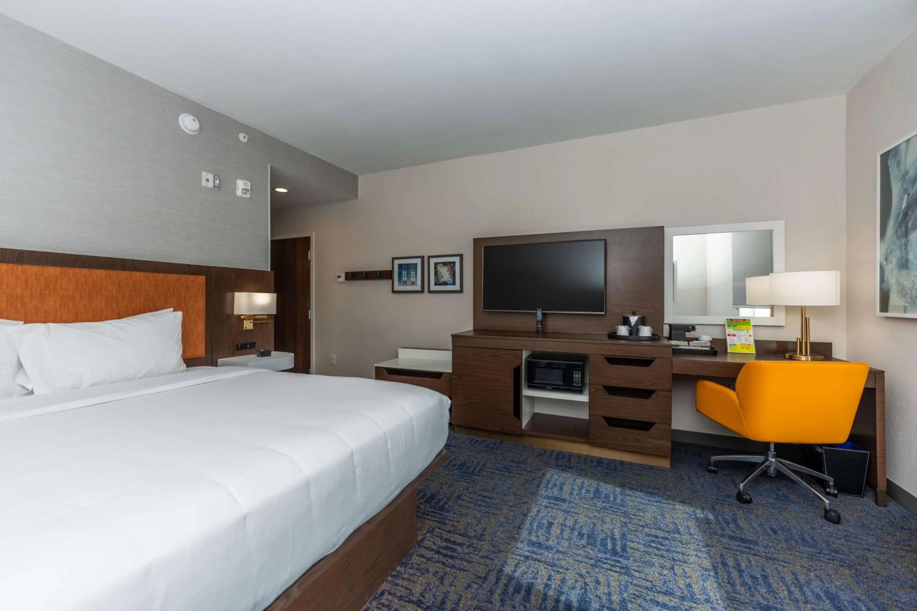 Bedroom, Bed in Hampton Inn & Suites Houston Sugar Land, Tx
