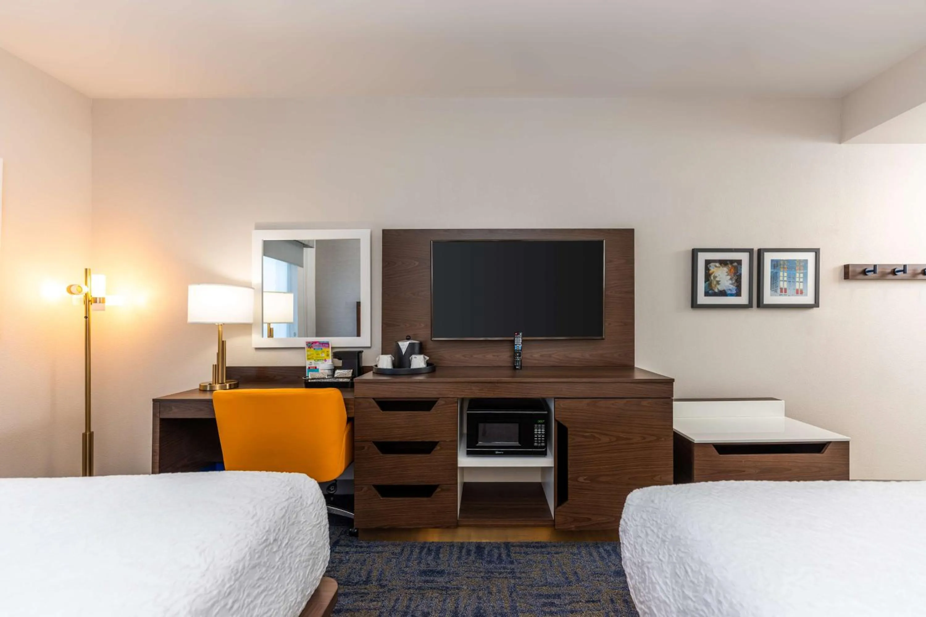Bedroom, Bed in Hampton Inn & Suites Houston Sugar Land, Tx