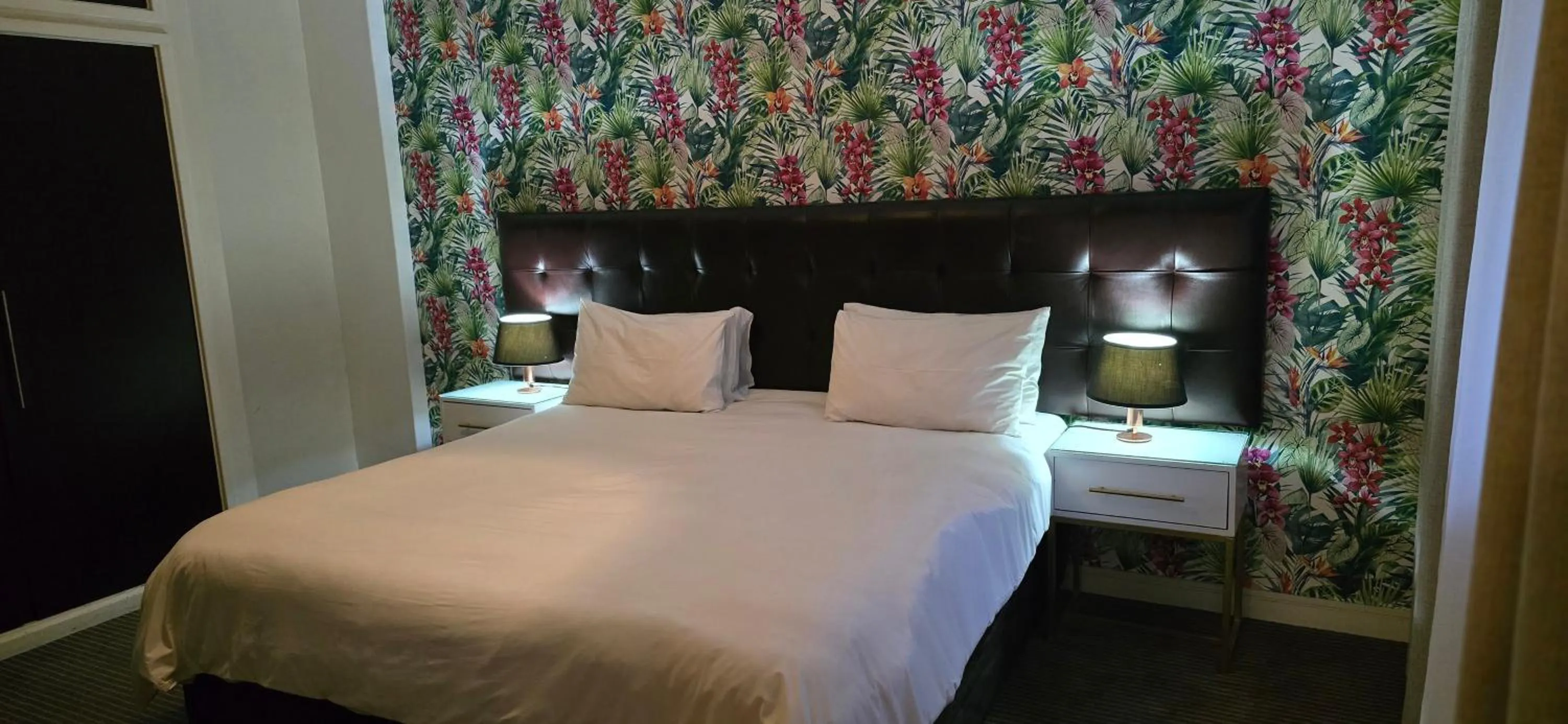 Bed in Ascot Hotel