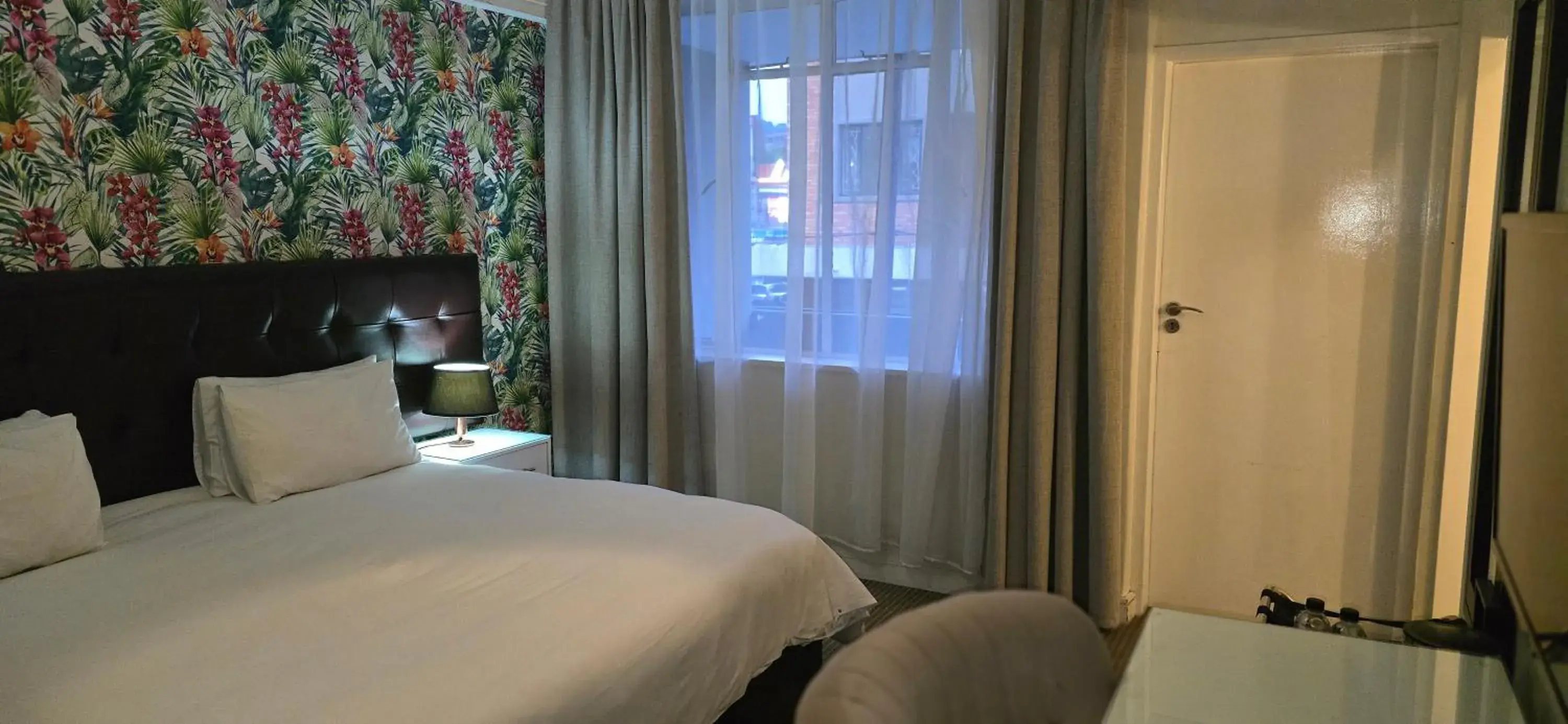 Standard Double Room in Ascot Hotel Standard Double Room in Ascot Hotel