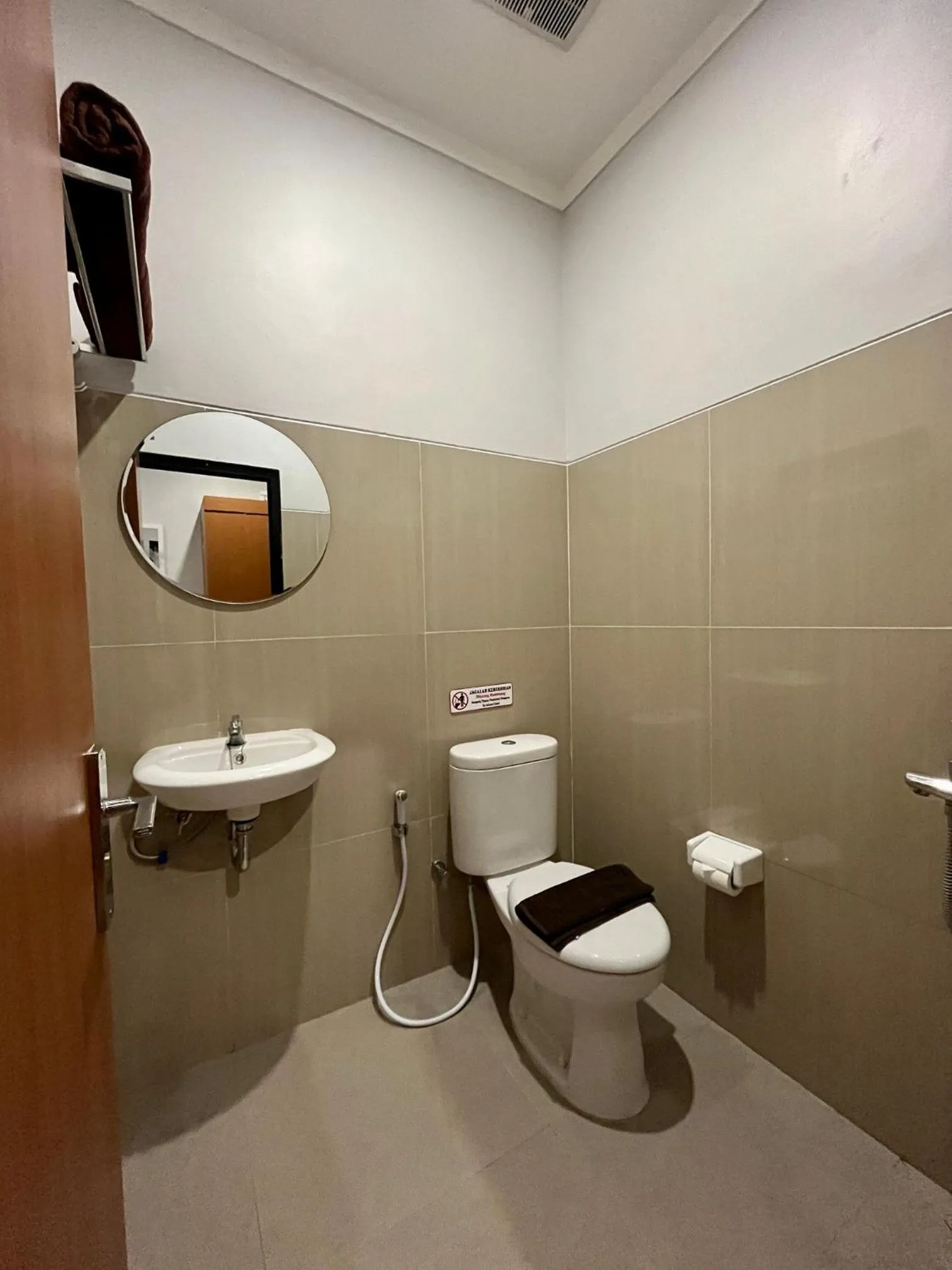 Bathroom in Bintaro 24 Hotel