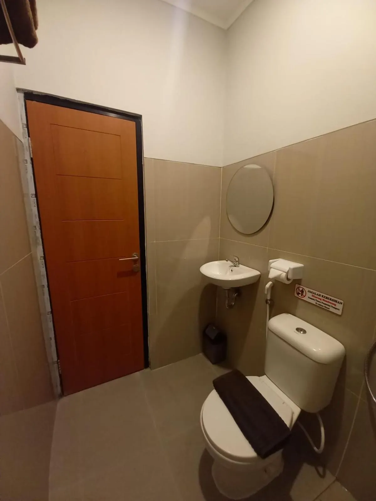 Bathroom in Bintaro 24 Hotel