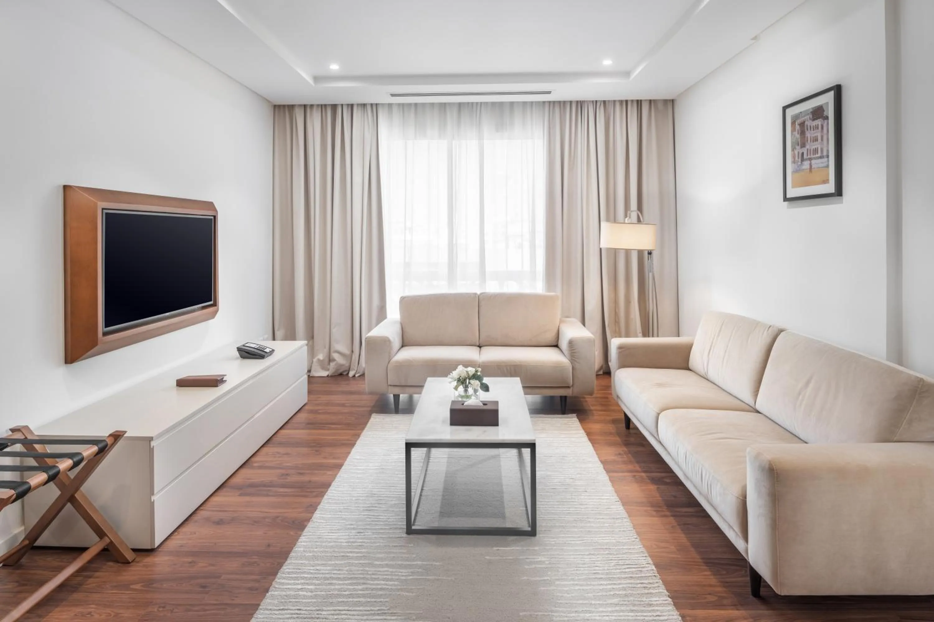 TV and multimedia in Landmark Hotels & Suites - Formerly Qamar Hotel