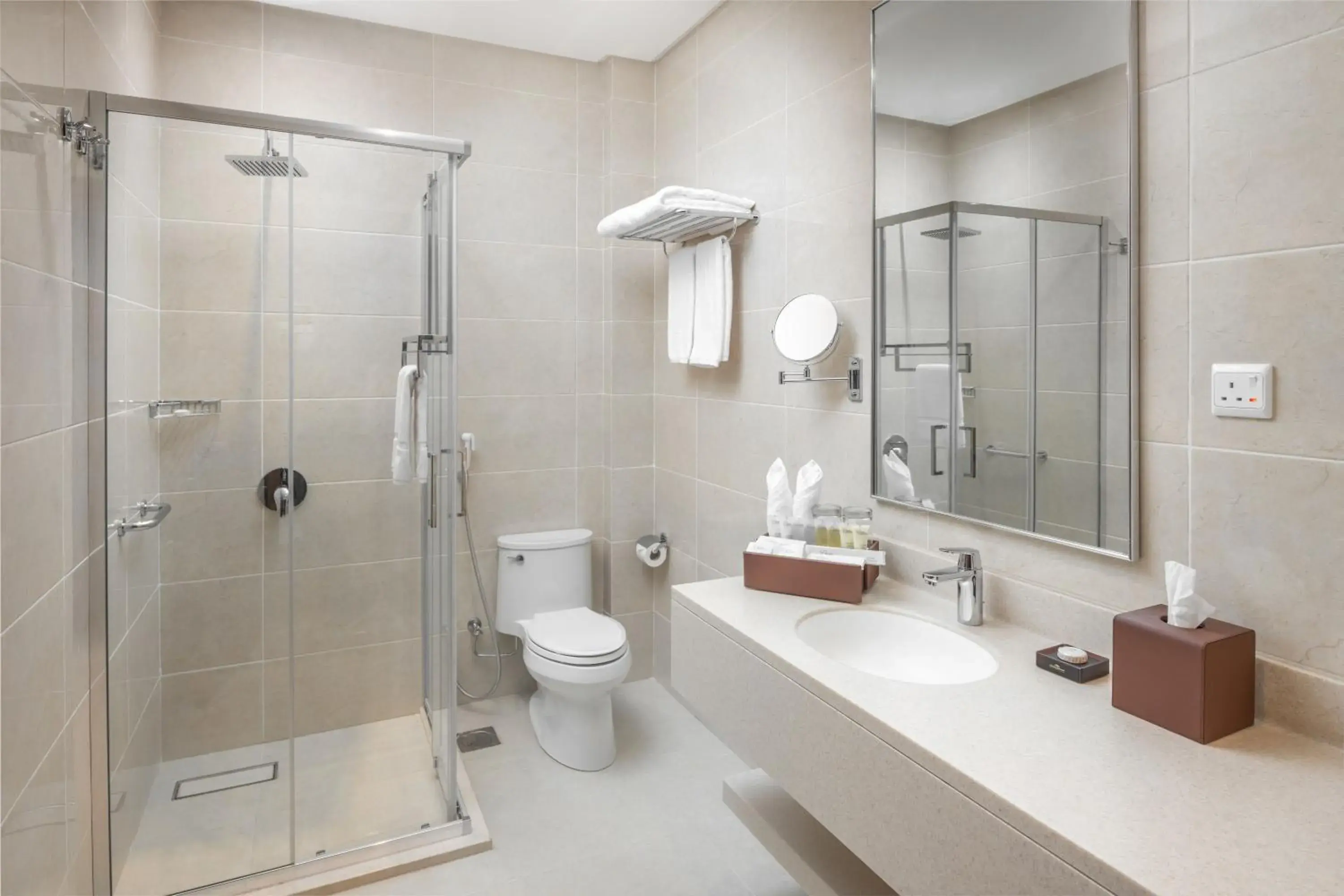 Deluxe Double Room in Qamar Hotel Jeddah Deluxe Double Room in Qamar Hotel Jeddah