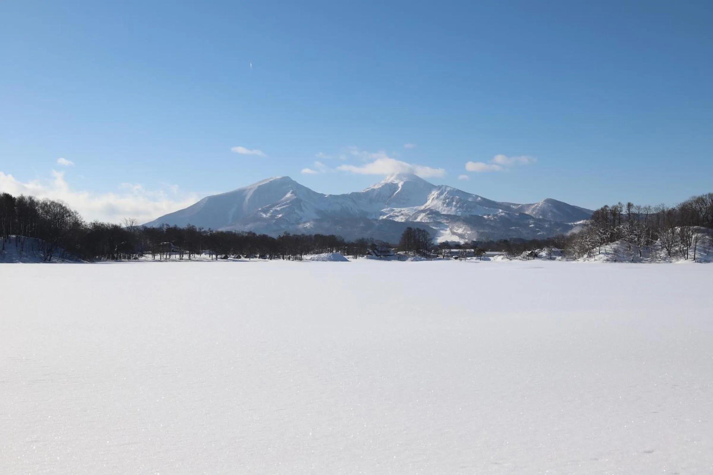 Natural landscape in Lakeside Hotels Kuore